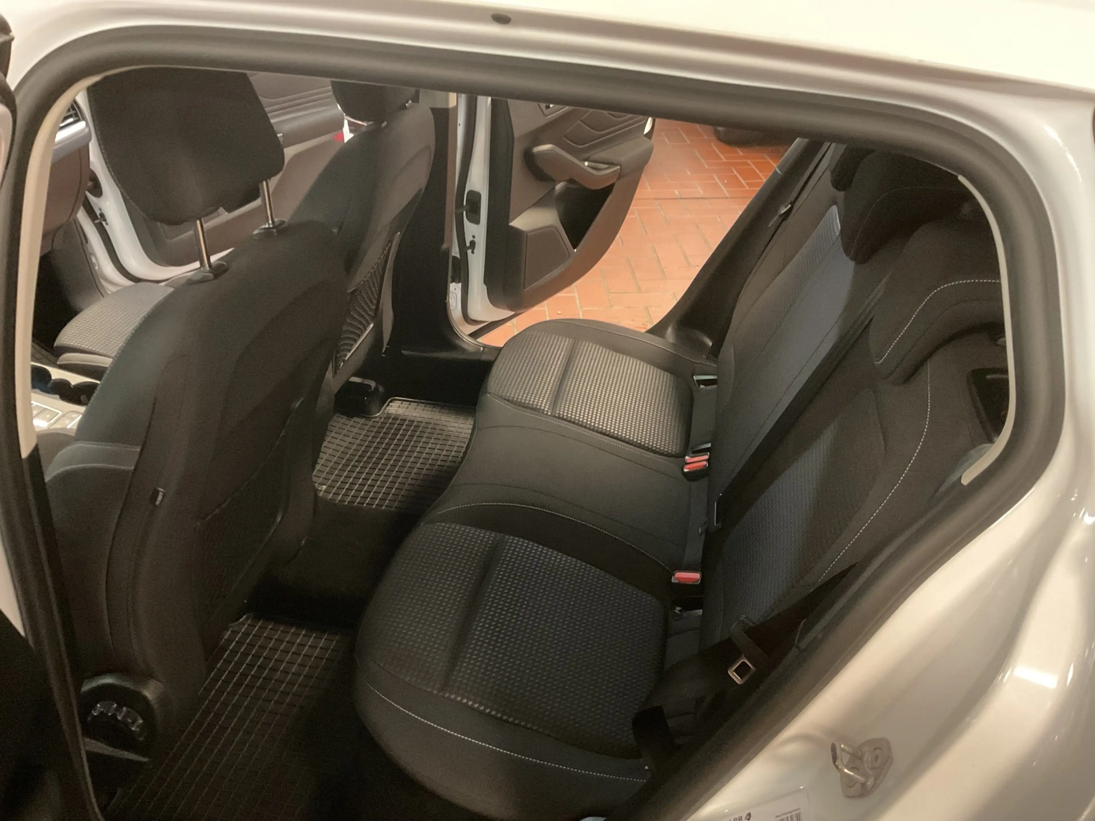 Ford Focus Turnier Cool &Connect LED,Navi,Kamera,AHK — photo 9