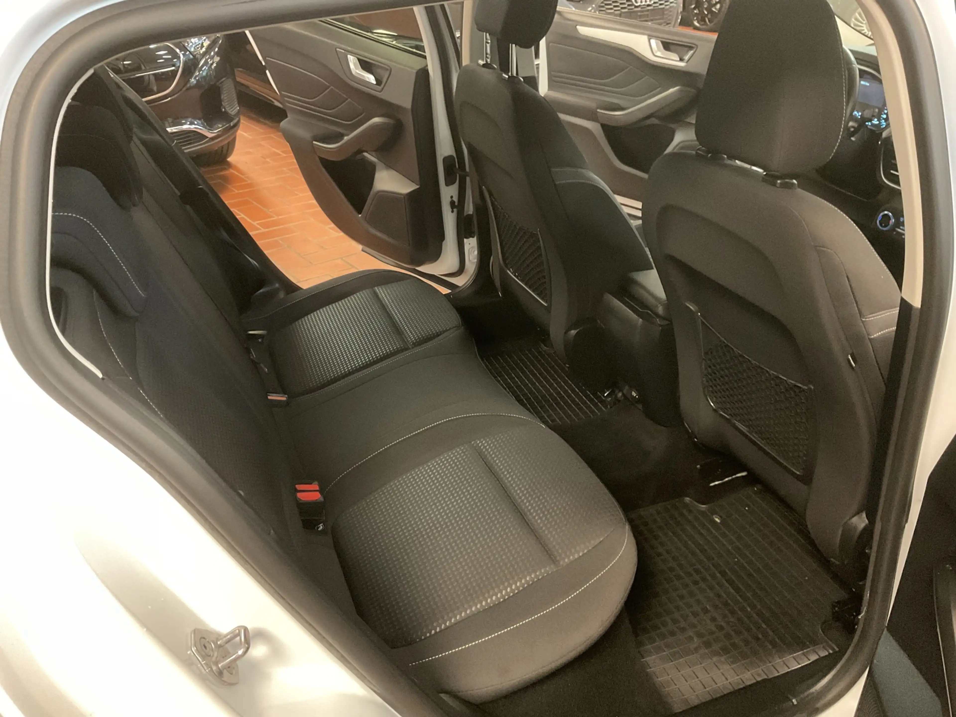 Ford Focus Turnier Cool &Connect LED,Navi,Kamera,AHK — photo 10