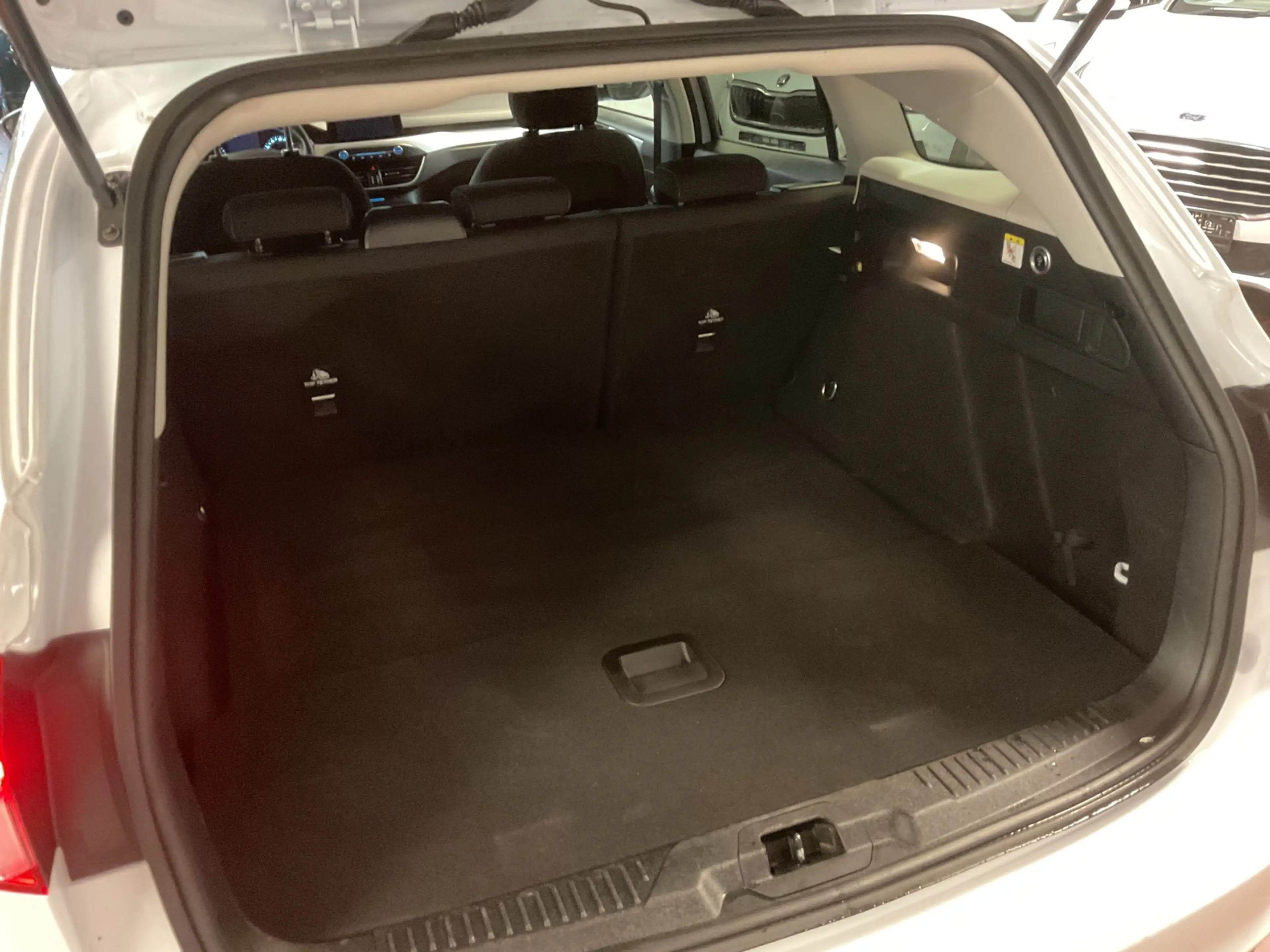 Ford Focus Turnier Cool &Connect LED,Navi,Kamera,AHK — photo 8