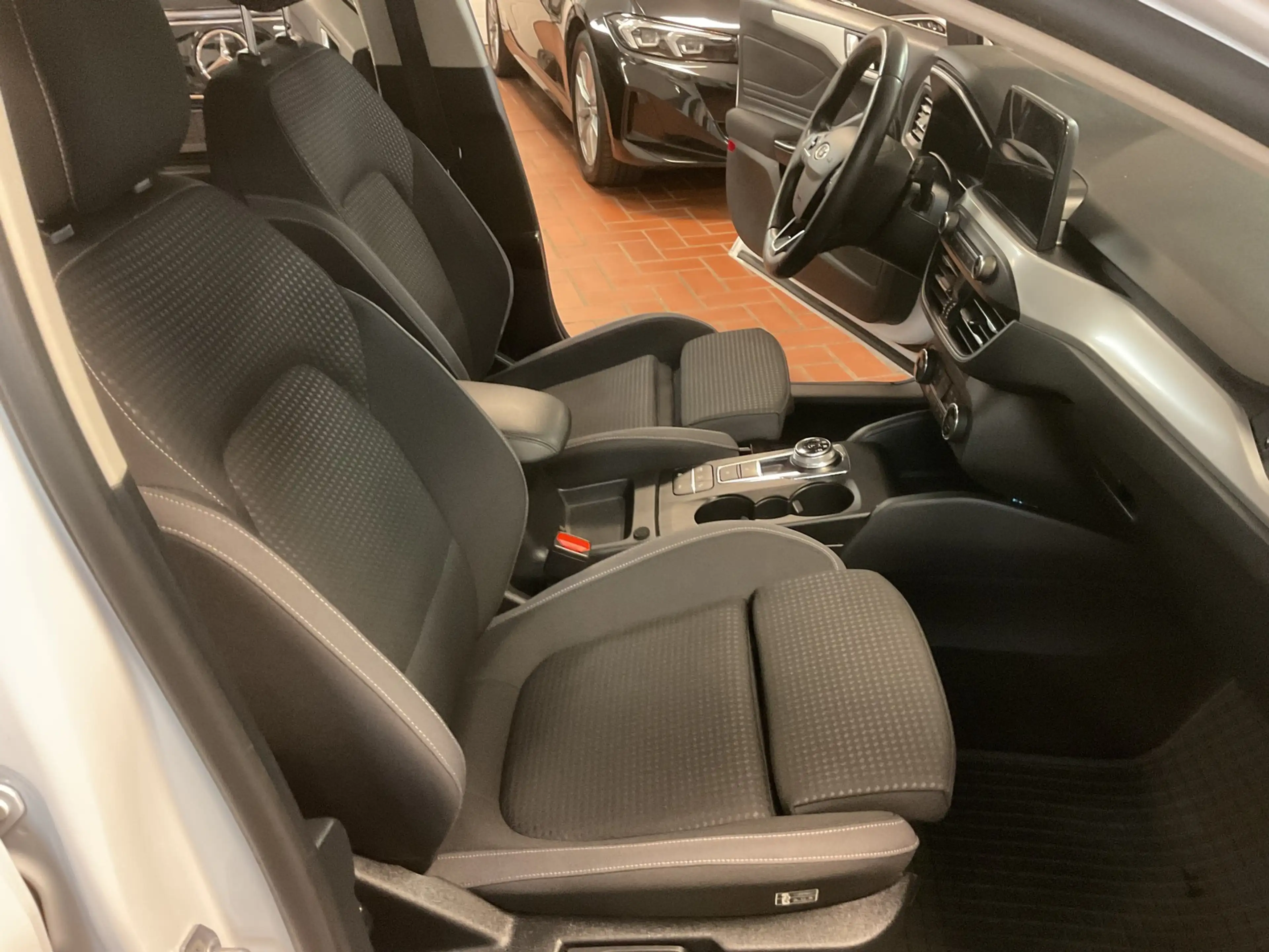 Ford Focus Turnier Cool &Connect LED,Navi,Kamera,AHK — photo 12