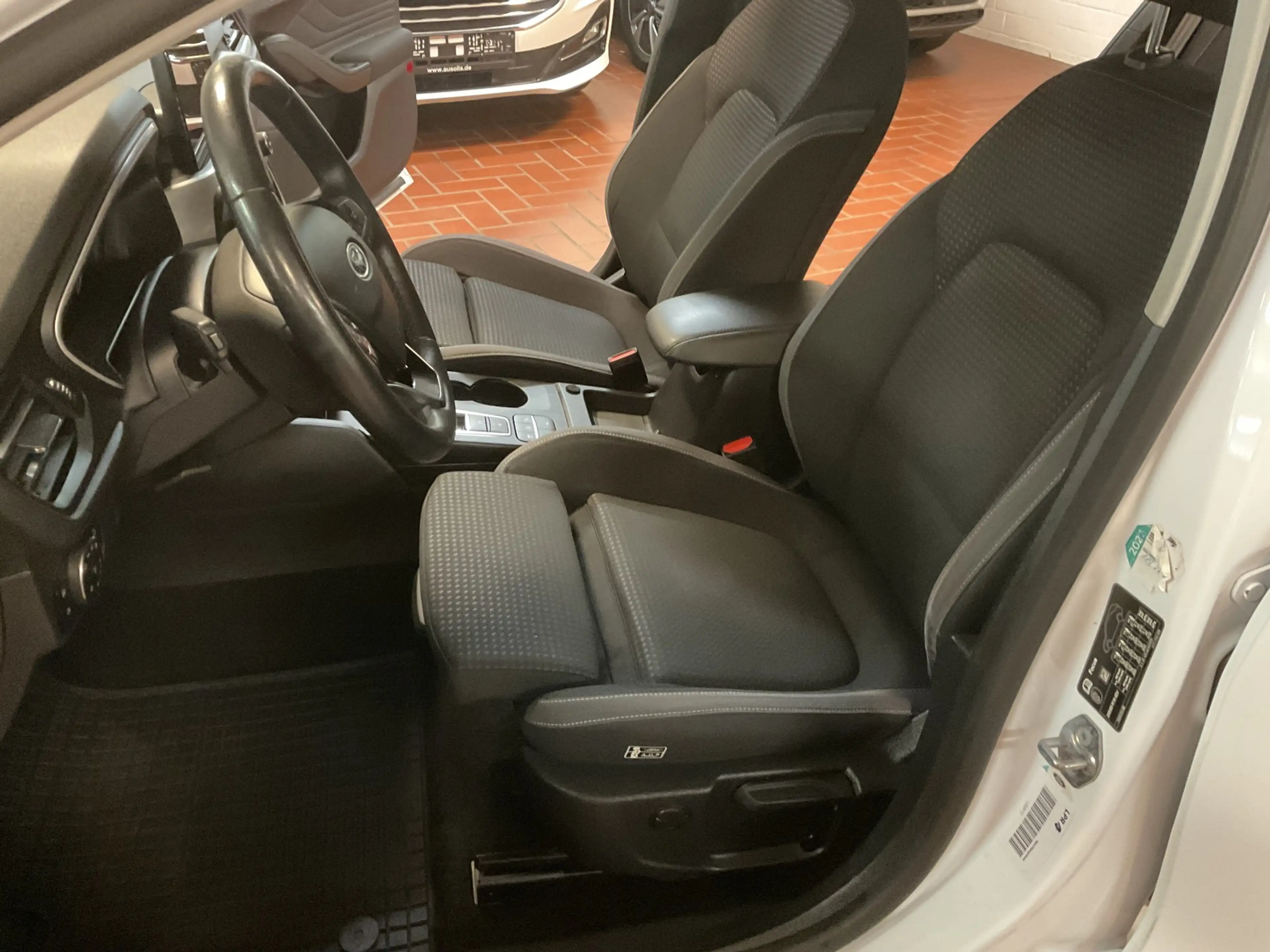 Ford Focus Turnier Cool &Connect LED,Navi,Kamera,AHK — photo 15
