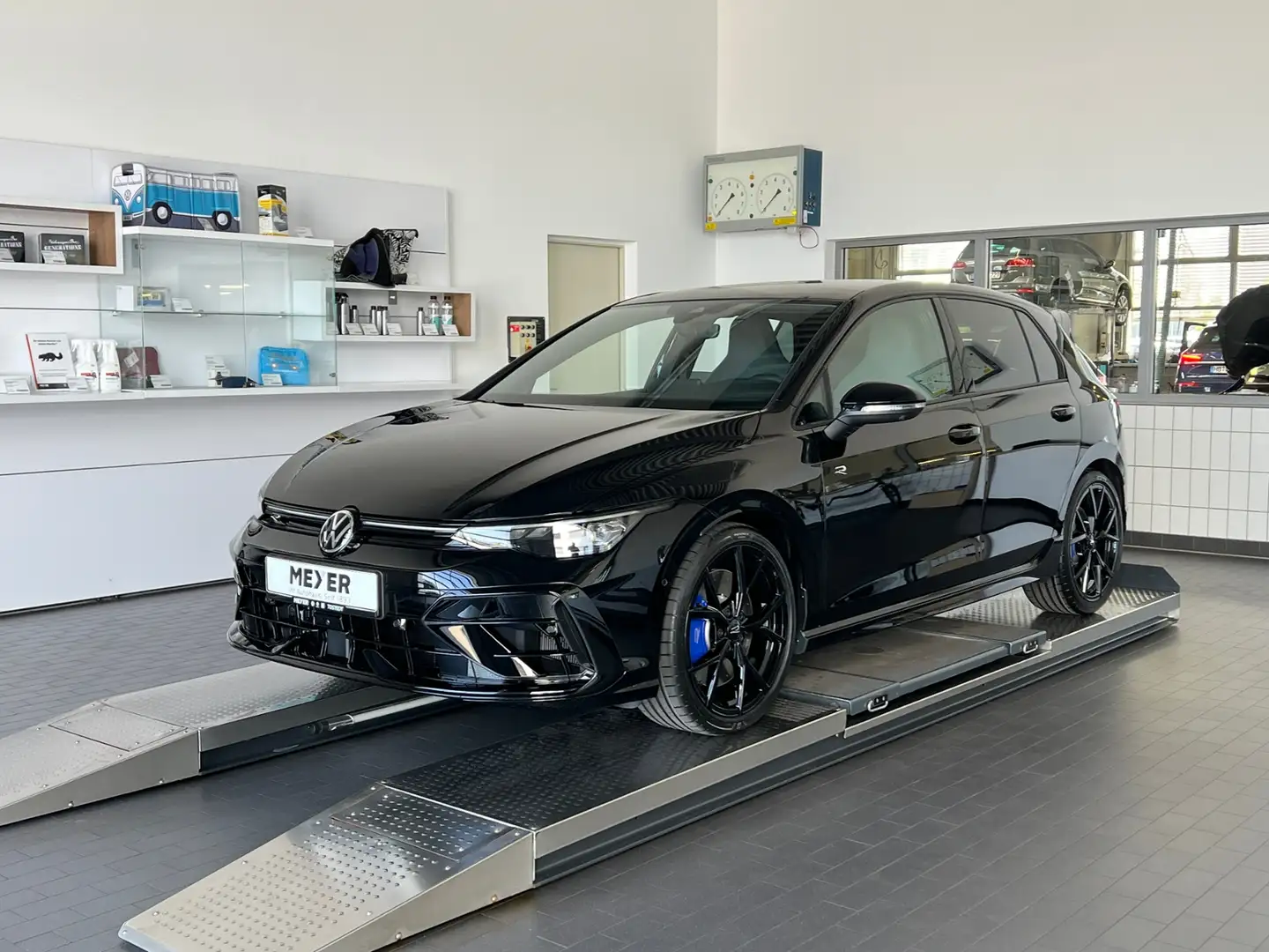 Volkswagen Golf VIII R 2.0 TSI DSG 4MOTION *R-Performance Paket, Schwarz - 2