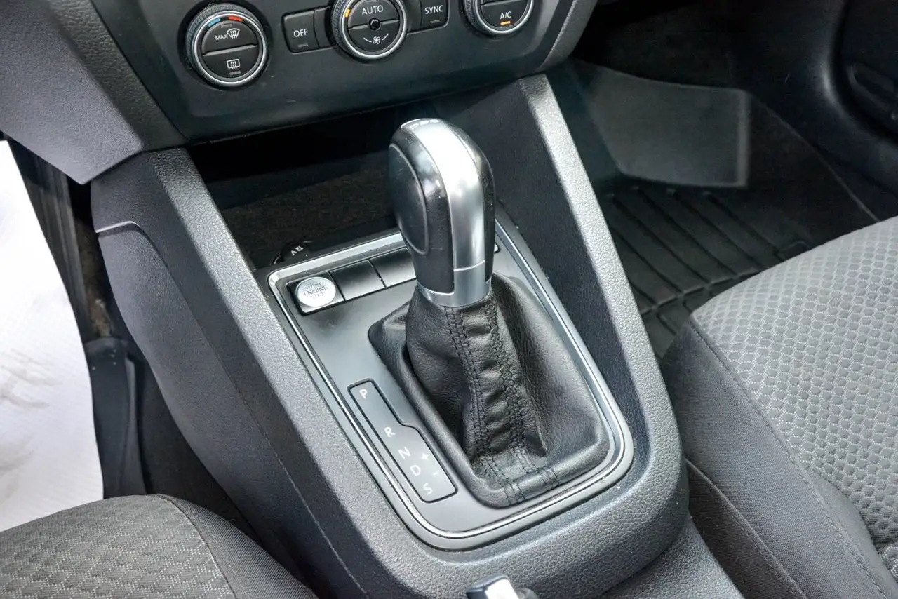 Volkswagen Jetta снимка Volkswagen Jetta