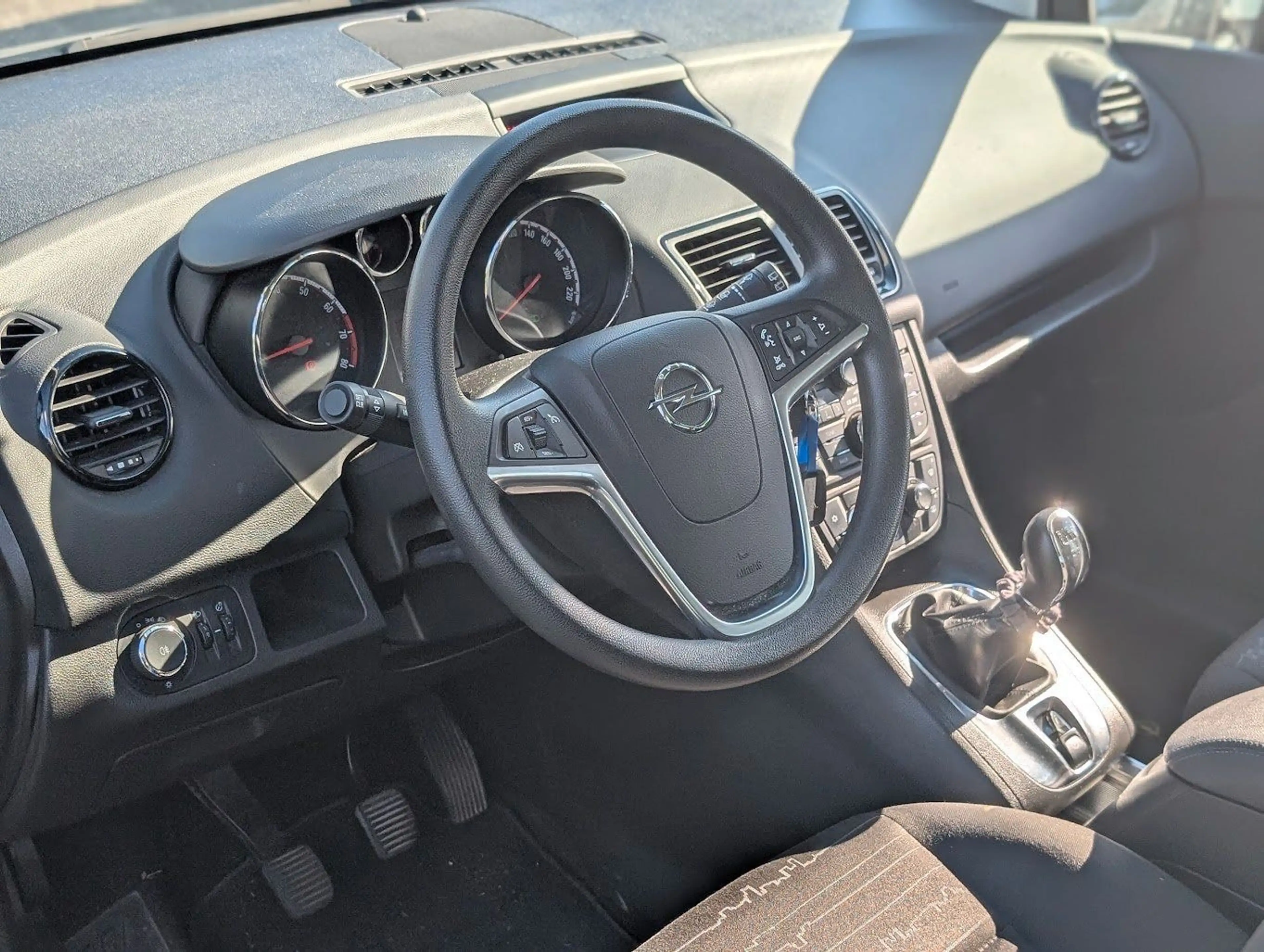 Opel Meriva Meriva Edition Tempomat. Klima. 120 PS. ESP — photo 9