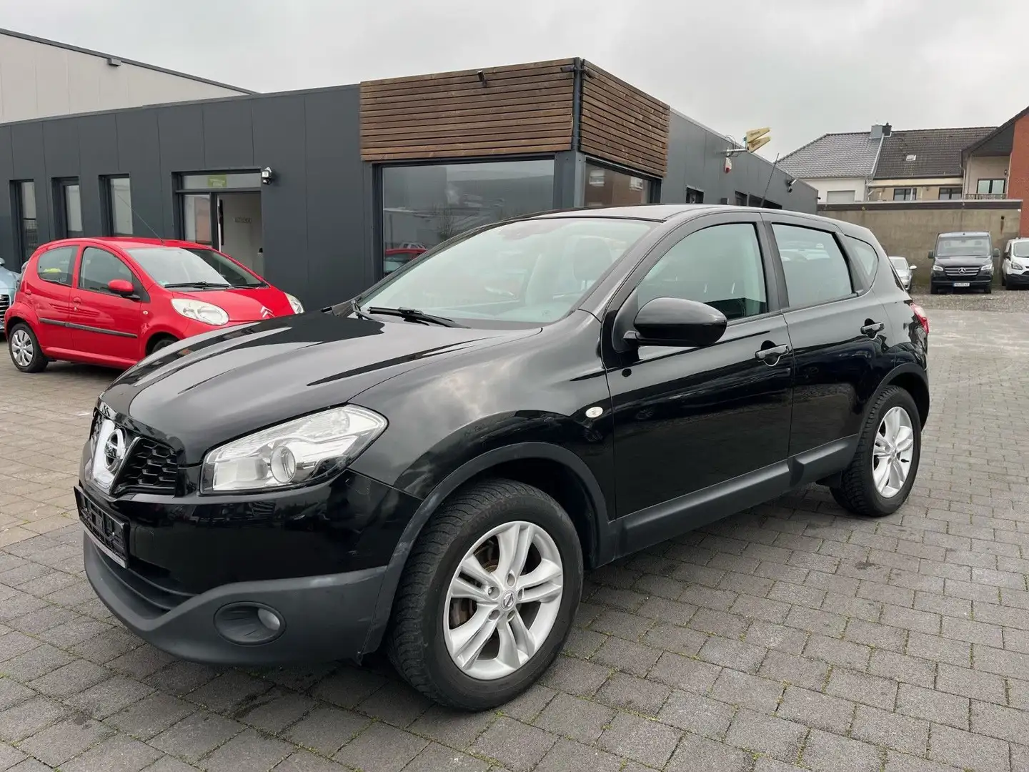 Nissan Qashqai Acenta Schwarz - 1