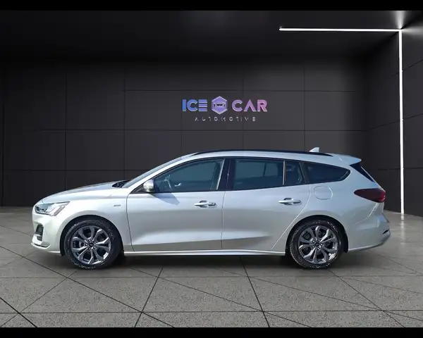 Ford Focus view 8