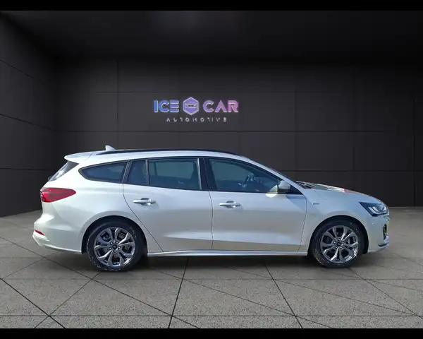 Ford Focus view 4