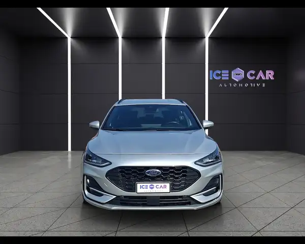 Ford Focus view 2