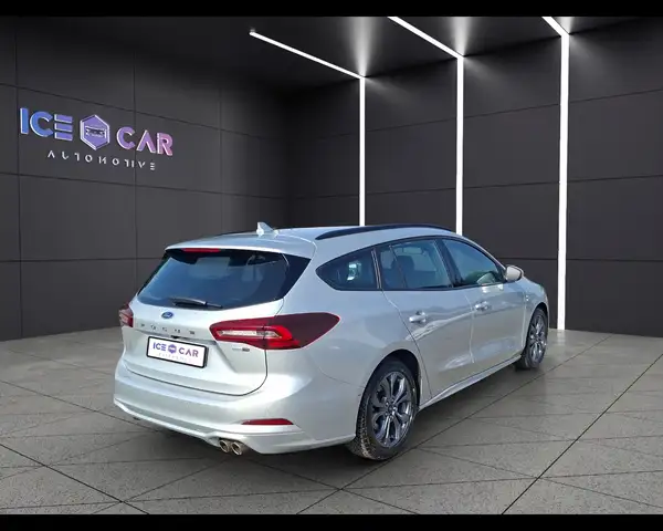 Ford Focus view 5