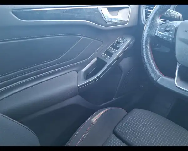 Ford Focus view 15