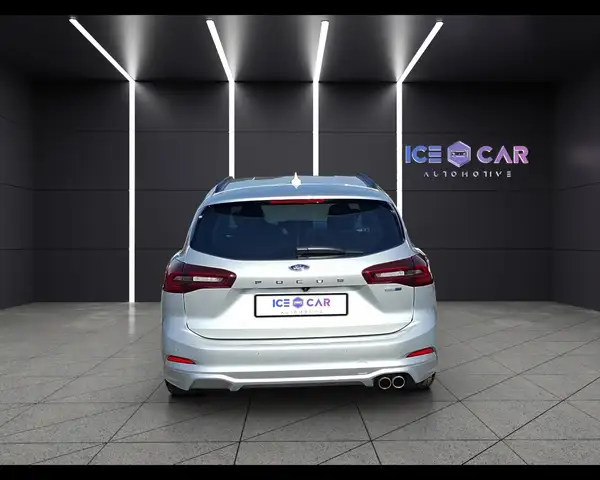 Ford Focus view 6