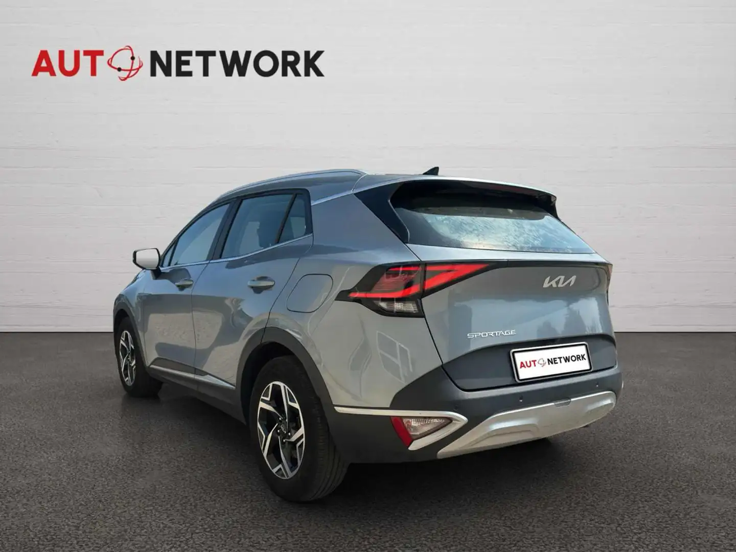 Kia Sportage 1.6 CRDi MHEV Business Gris - 2