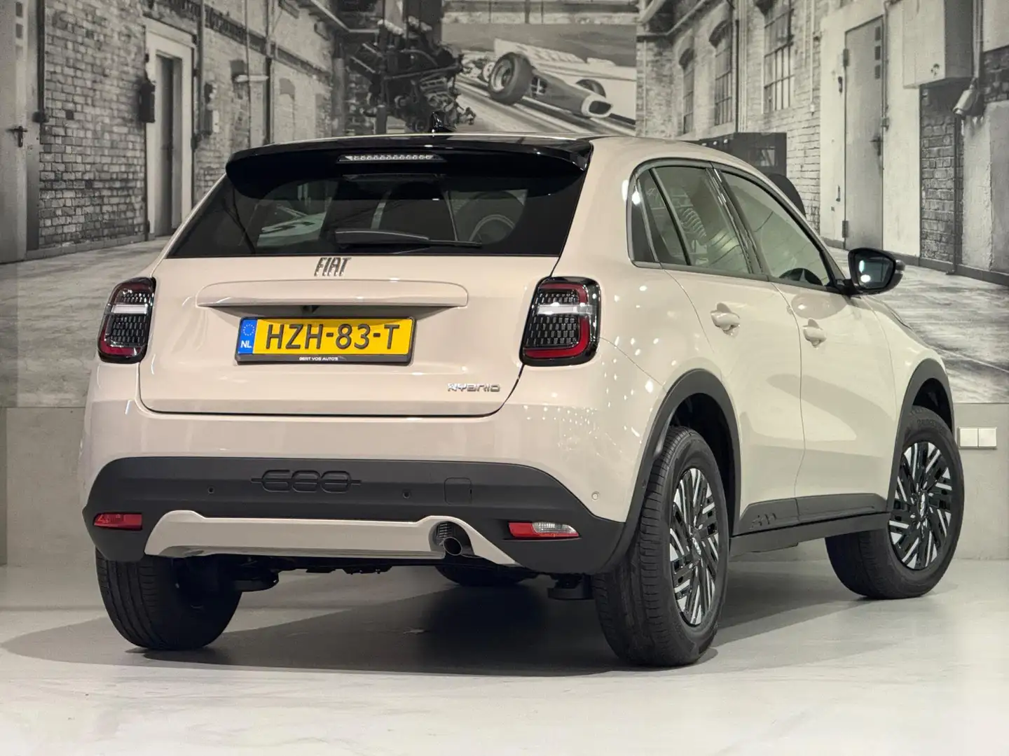 Fiat 600 1.2 Hybrid 125 Jahre Edition Grijs - 2