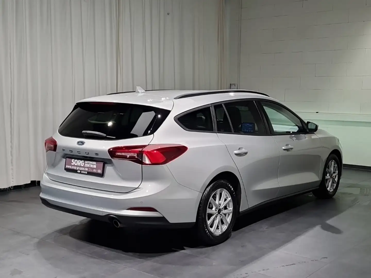 Ford Focus 1.5 EcoBlue Cool & Connect*NAVI*SITZHZG* Silber - 2
