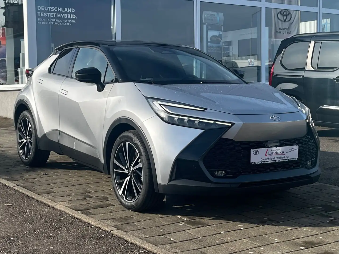 Toyota C-HR 2.0-l-VVT-i Plug-In Hybrid Lounge | JBL Silber - 1
