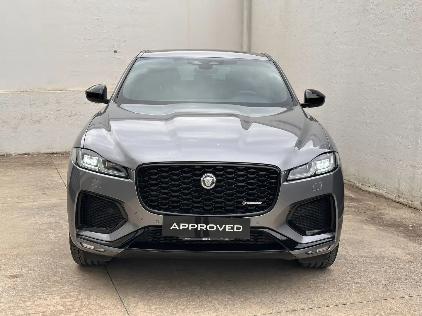 Jaguar F-Pace 2.0 D204 R-Dynamic SE awd auto Szürke - 1