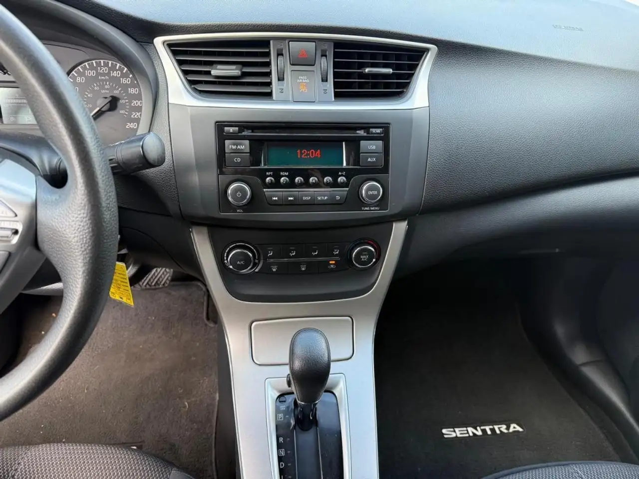 Nissan Sentra снимка Nissan Sentra