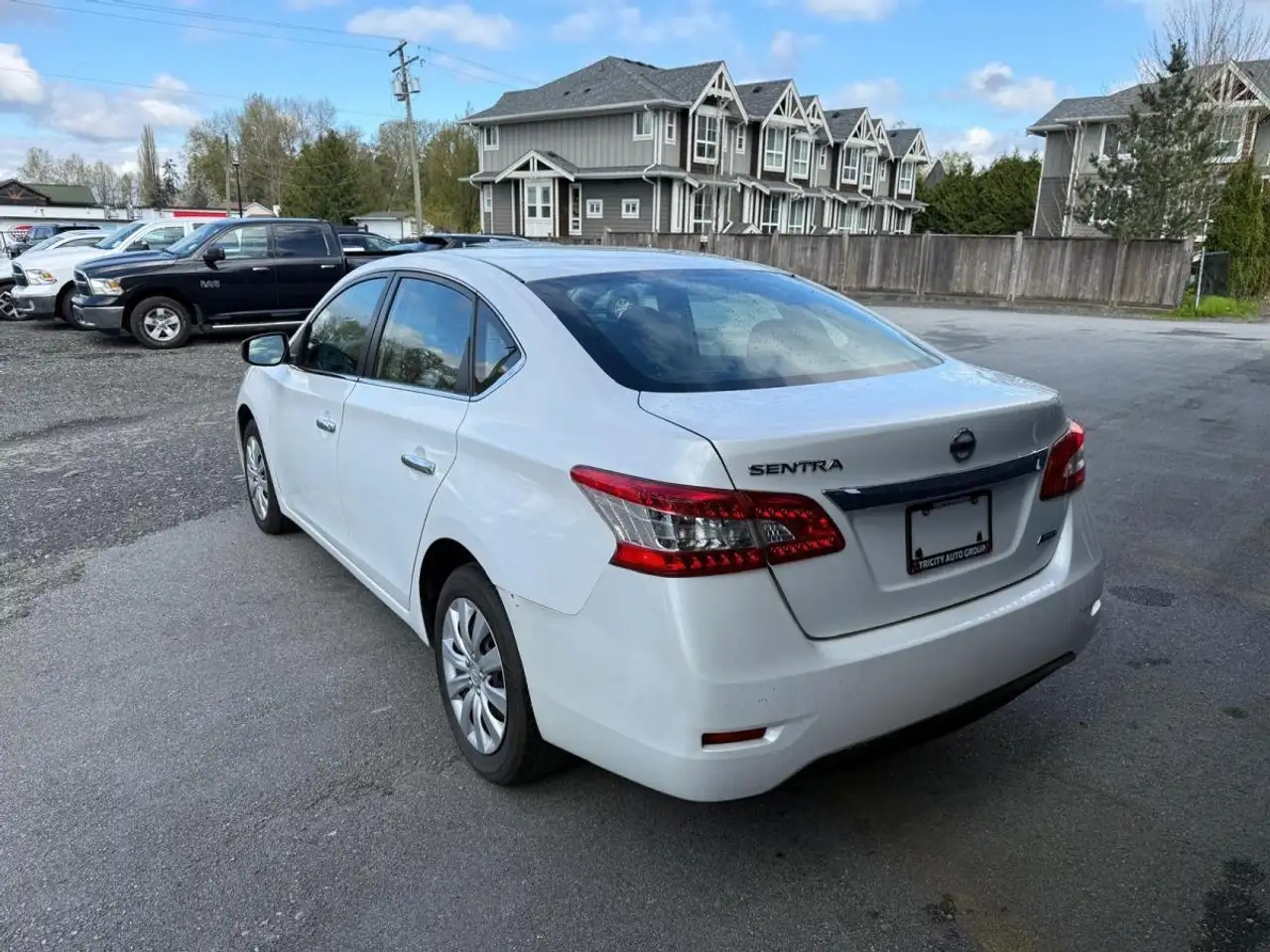 Nissan Sentra снимка Nissan Sentra