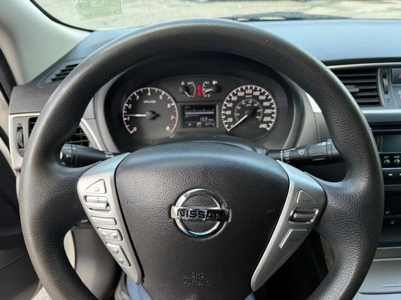 Nissan Sentra снимка Nissan Sentra