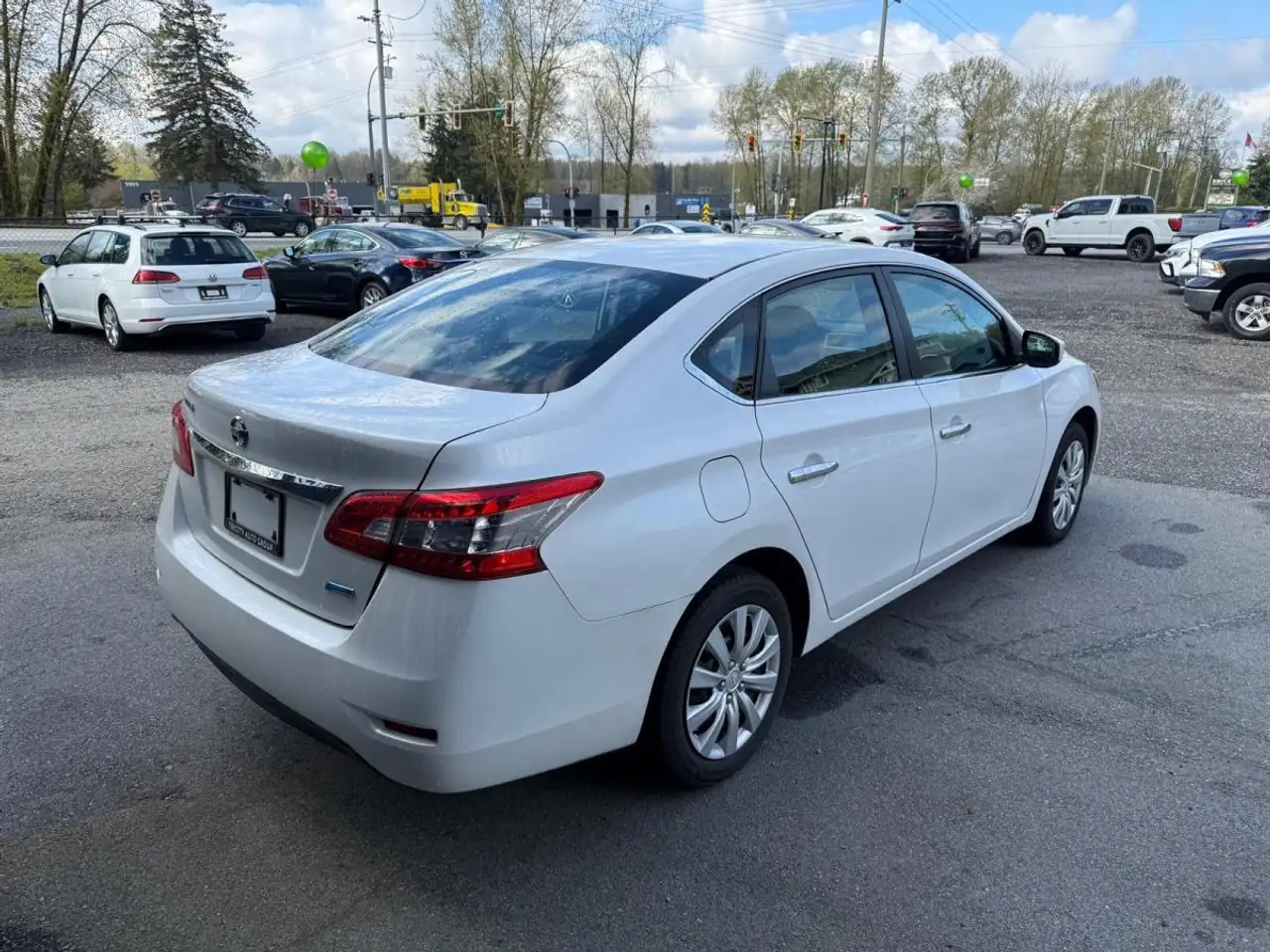 Nissan Sentra снимка Nissan Sentra