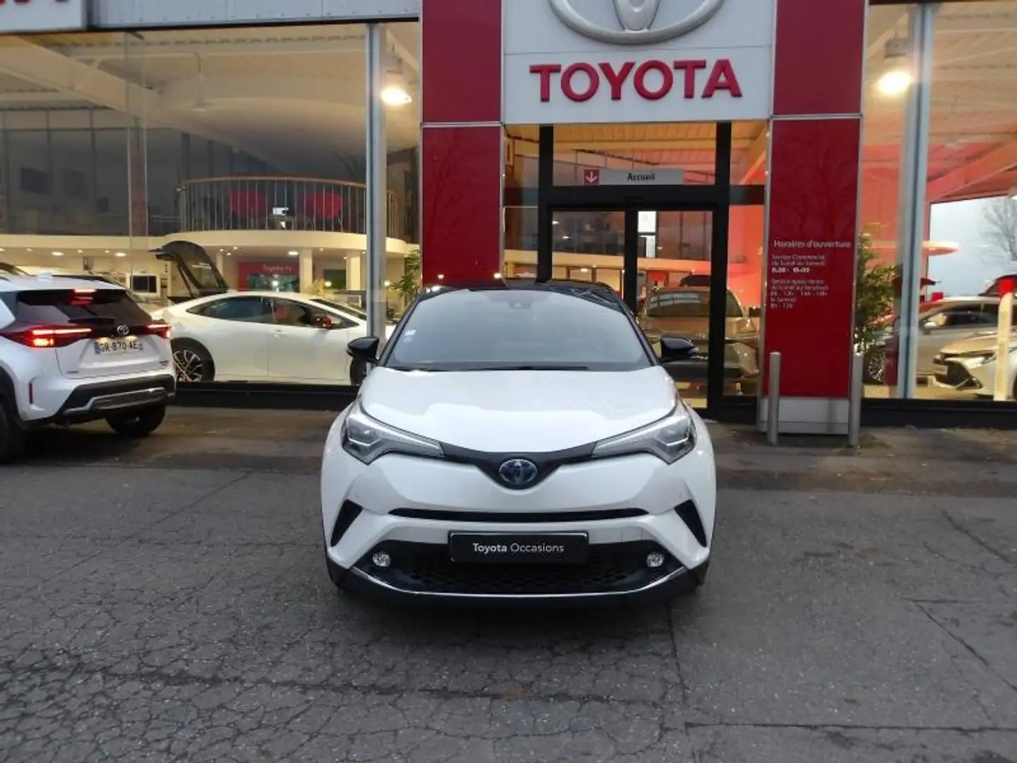 Toyota C-HR 122h Collection 2WD E-CVT Blanc - 2