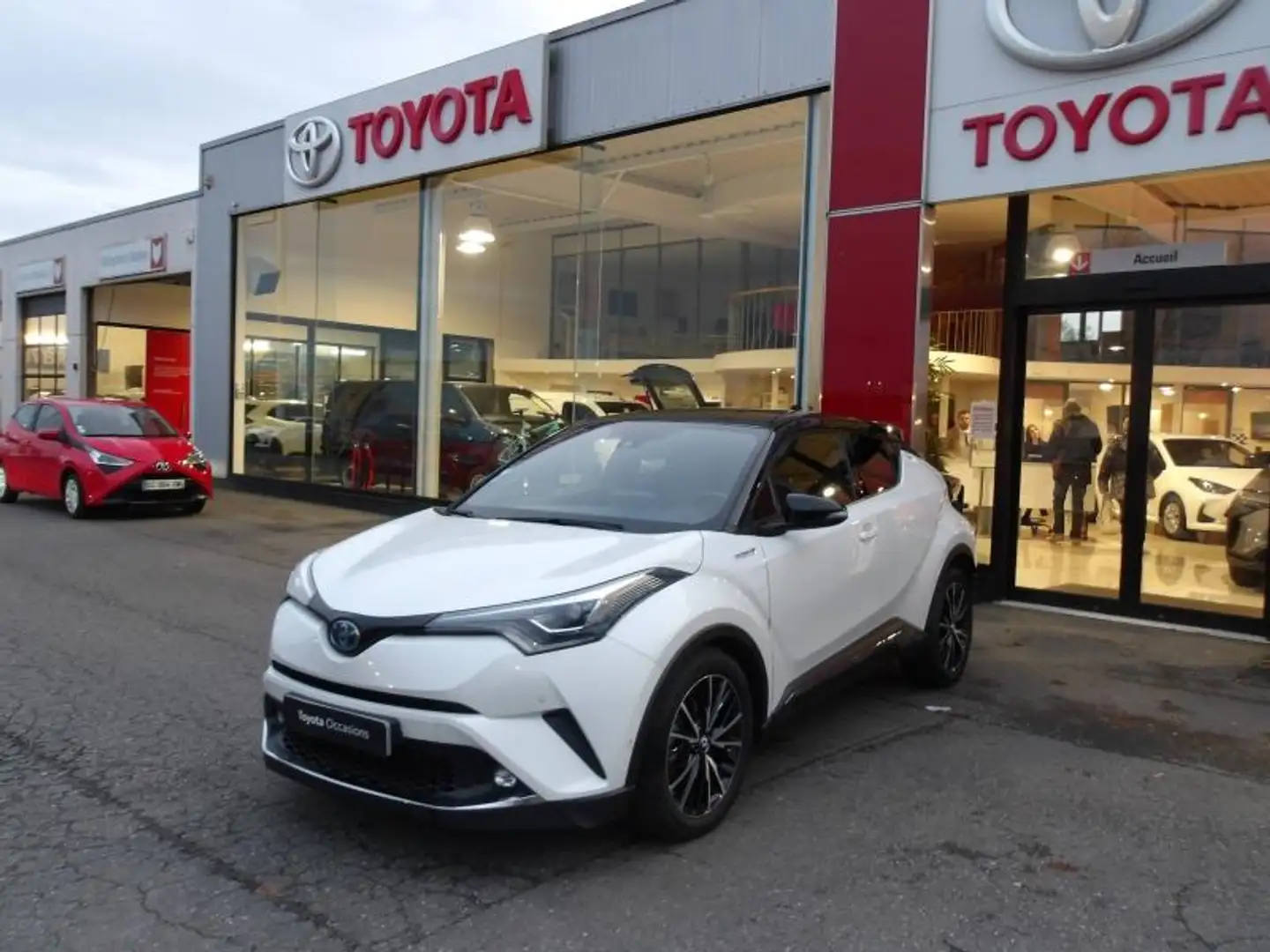 Toyota C-HR 122h Collection 2WD E-CVT Blanc - 1