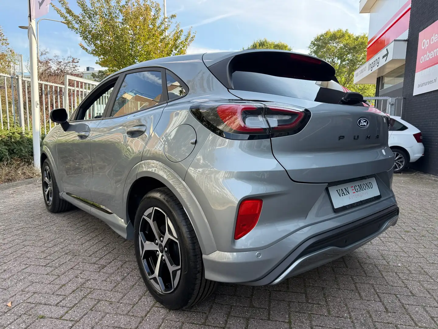 Ford Puma 1.0 EcoBoost Hybrid ST-Line Grau - 2