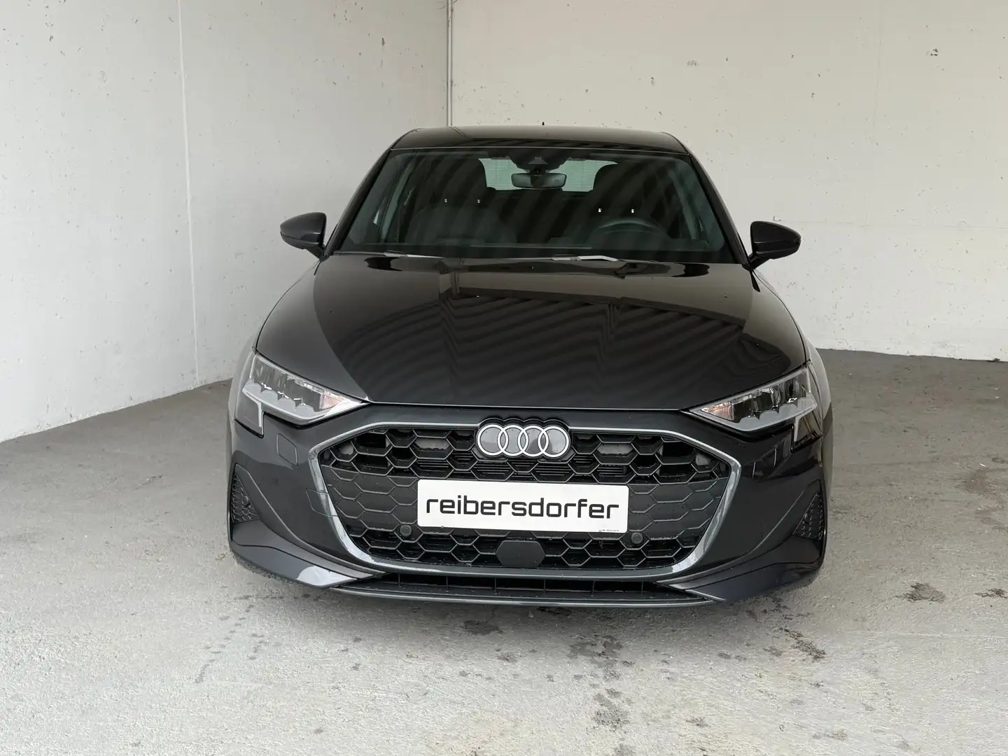 Audi A3 30 TFSI Grau - 2
