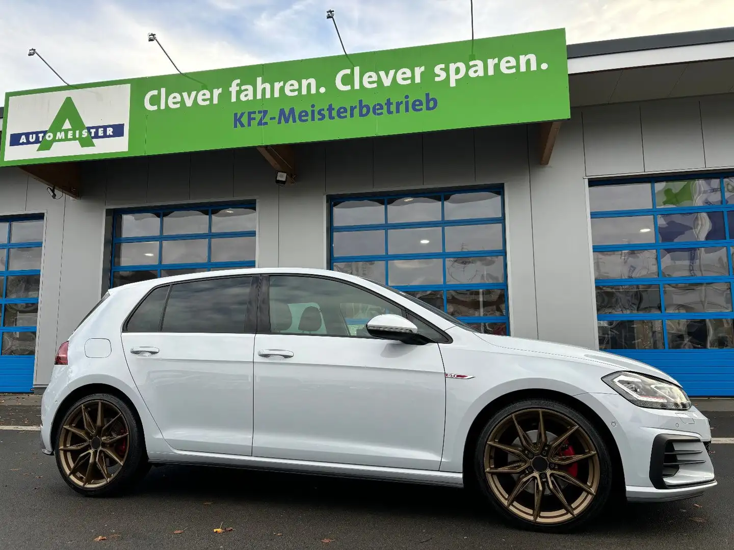 Volkswagen Golf VII GTI DSG LED NAVI DAB APPLE CAR 19" Blanc - 1