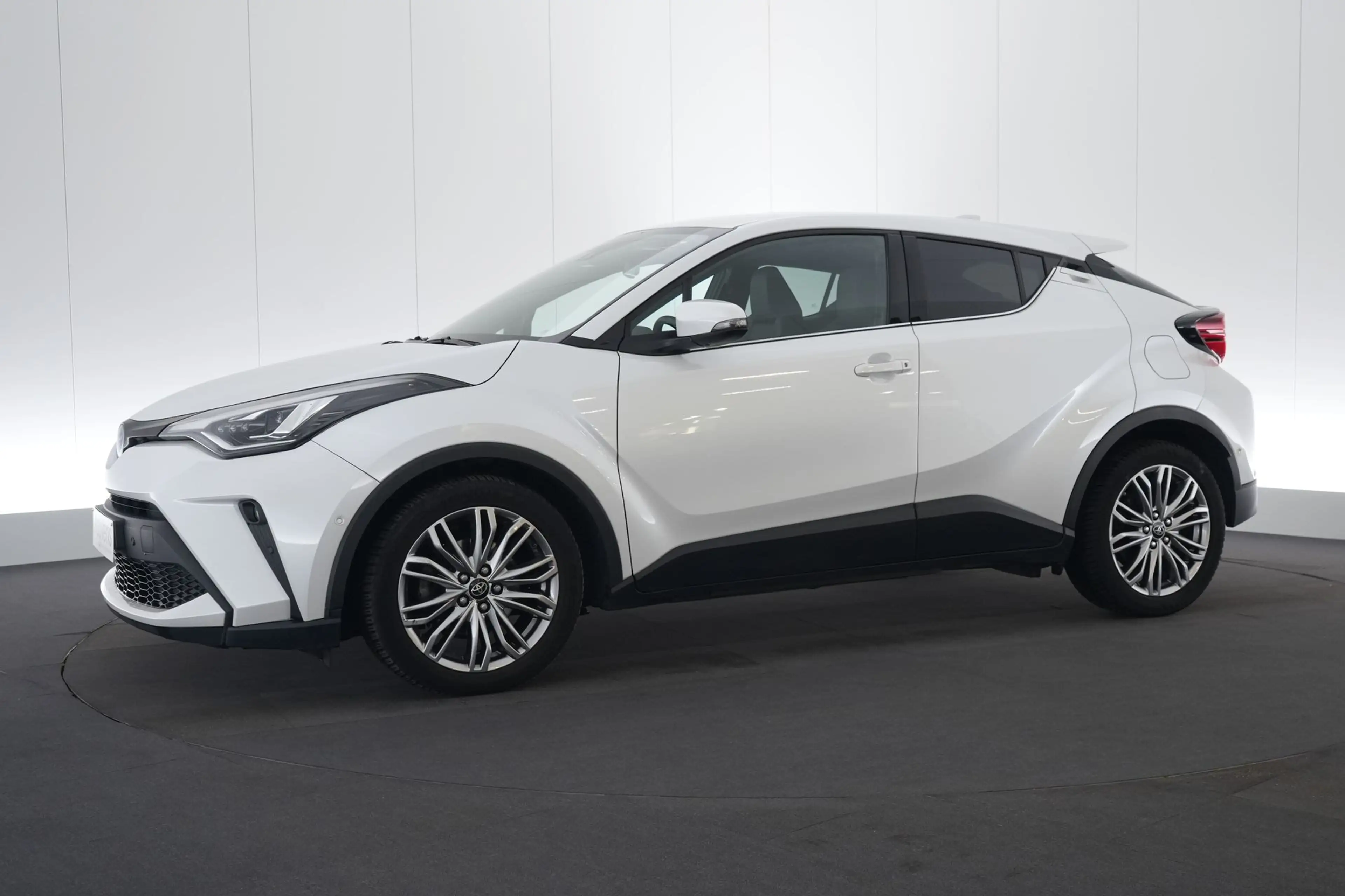 Toyota C-HR 1.8 VVT-I HEV C-HIC LEDER/STOF LED GPS PDC CAM Ver — photo 12