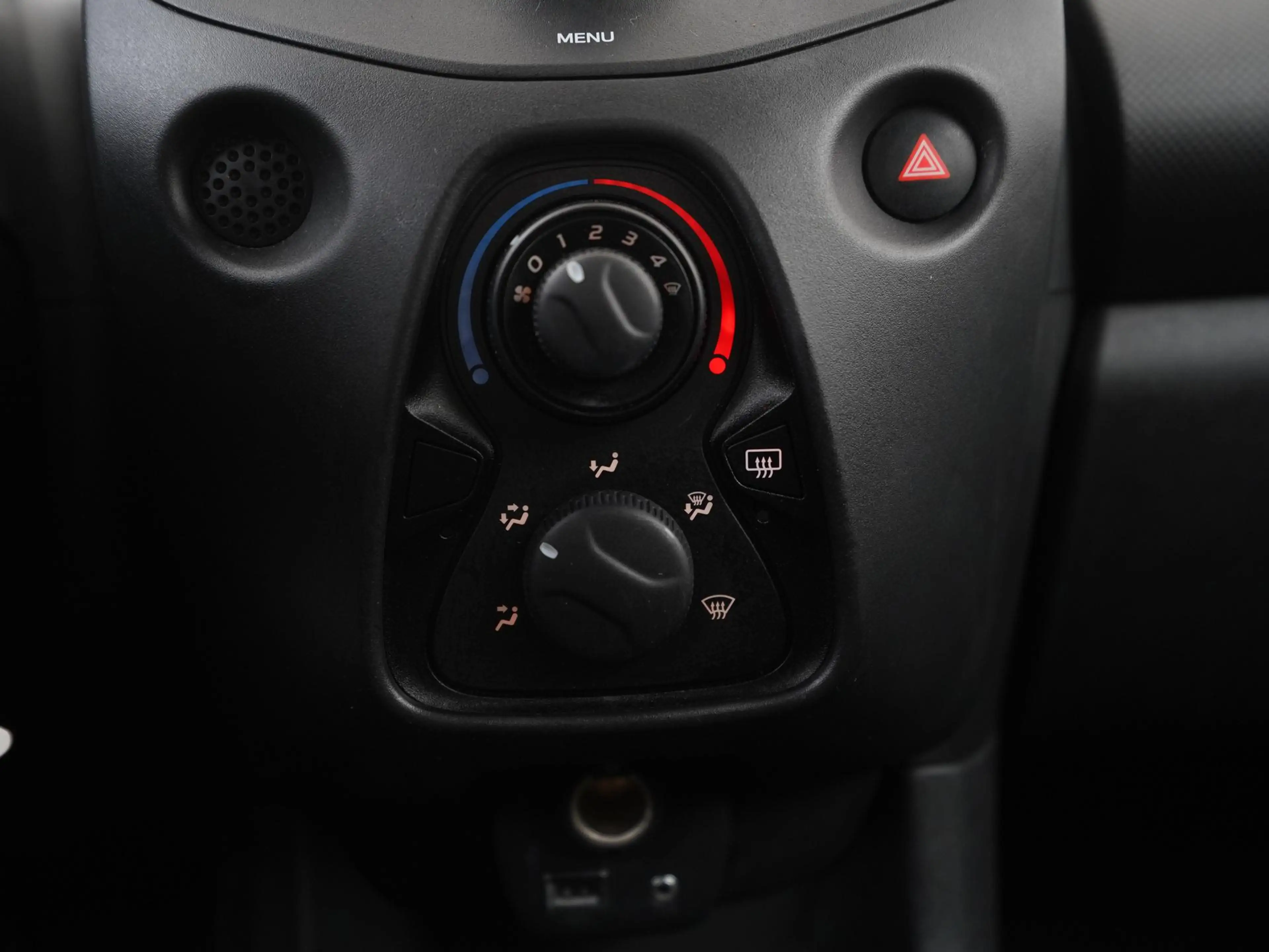Citroen C1 1.0 VTi Live | Zondag Open! — photo 8