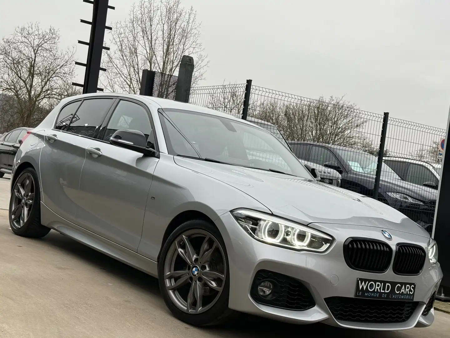 BMW 118 iA PACK M /AUTO /NAVI /XENON/APPLE CARPLAY/FULL.OP Gris - 2