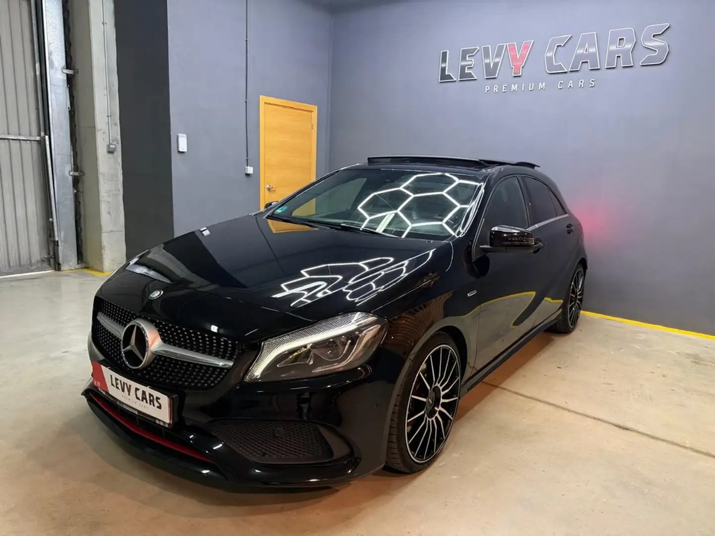 Mercedes-Benz A 250 Sport 4MATIC Motorsport Edition Noir - 2