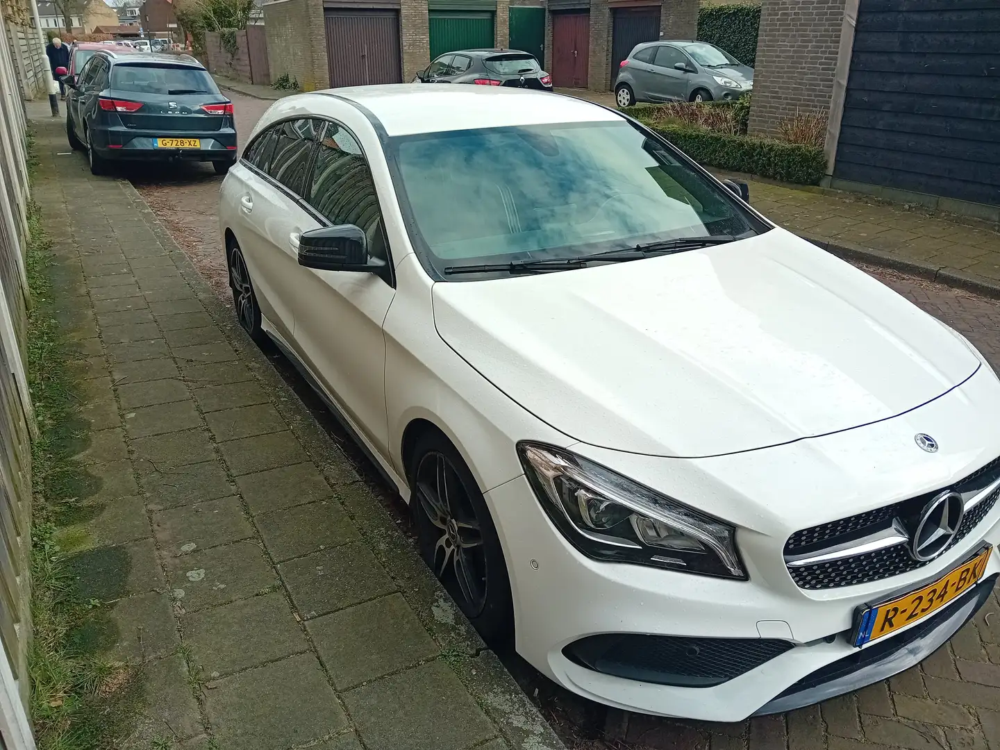 Mercedes-Benz CLA 180 Business Sol. AMG Wit - 1
