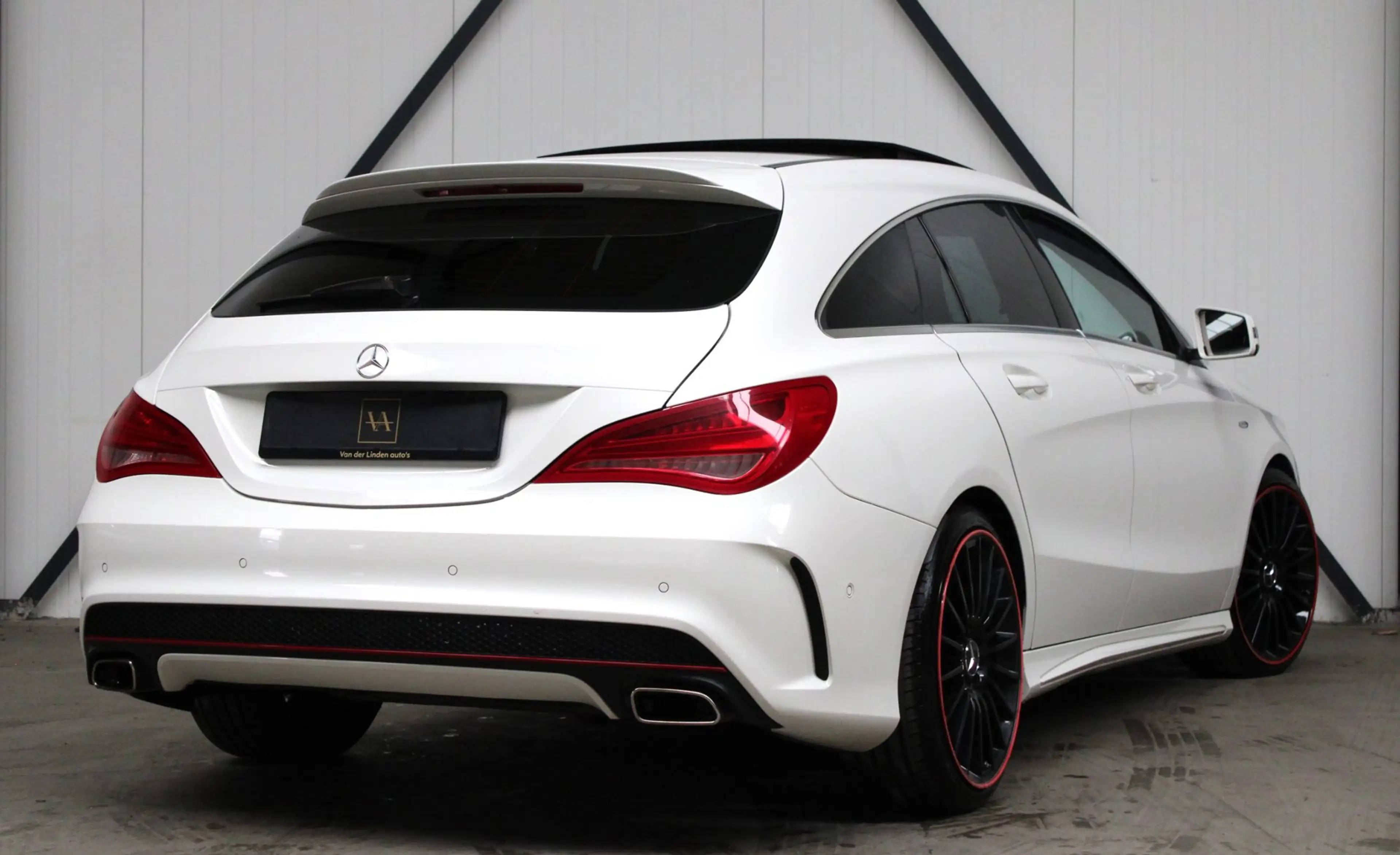 Mercedes-Benz CLA 250 Shooting Brake AMG-Sport 4MATIC l Panoramadak l LE — photo 4