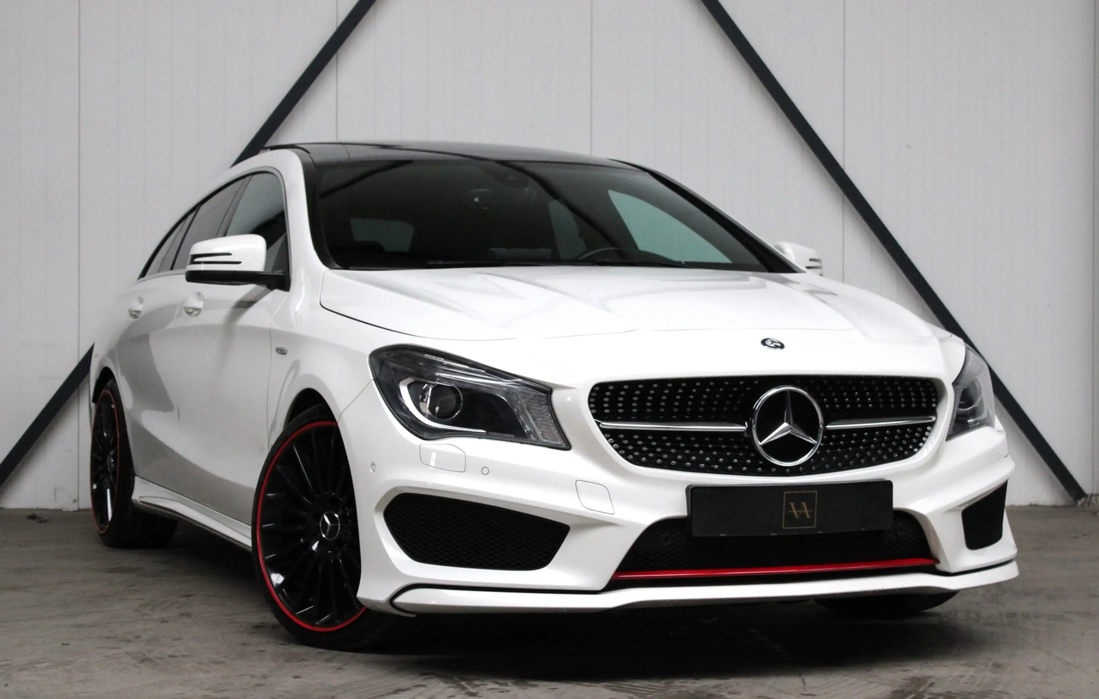 Mercedes-Benz CLA 250 Shooting Brake AMG-Sport 4MATIC l Panoramadak l LE — photo 2