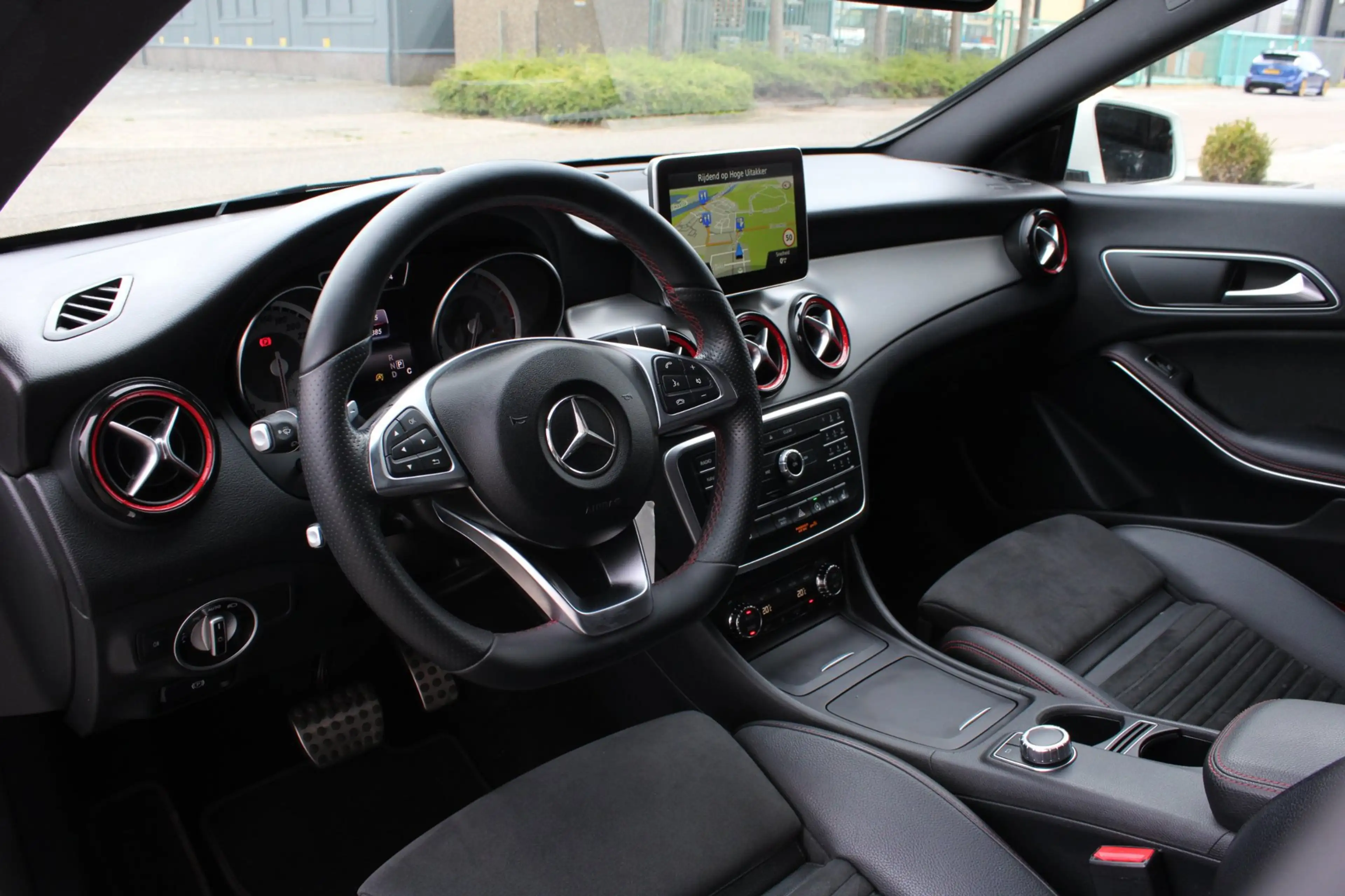 Mercedes-Benz CLA 250 Shooting Brake AMG-Sport 4MATIC l Panoramadak l LE — photo 8