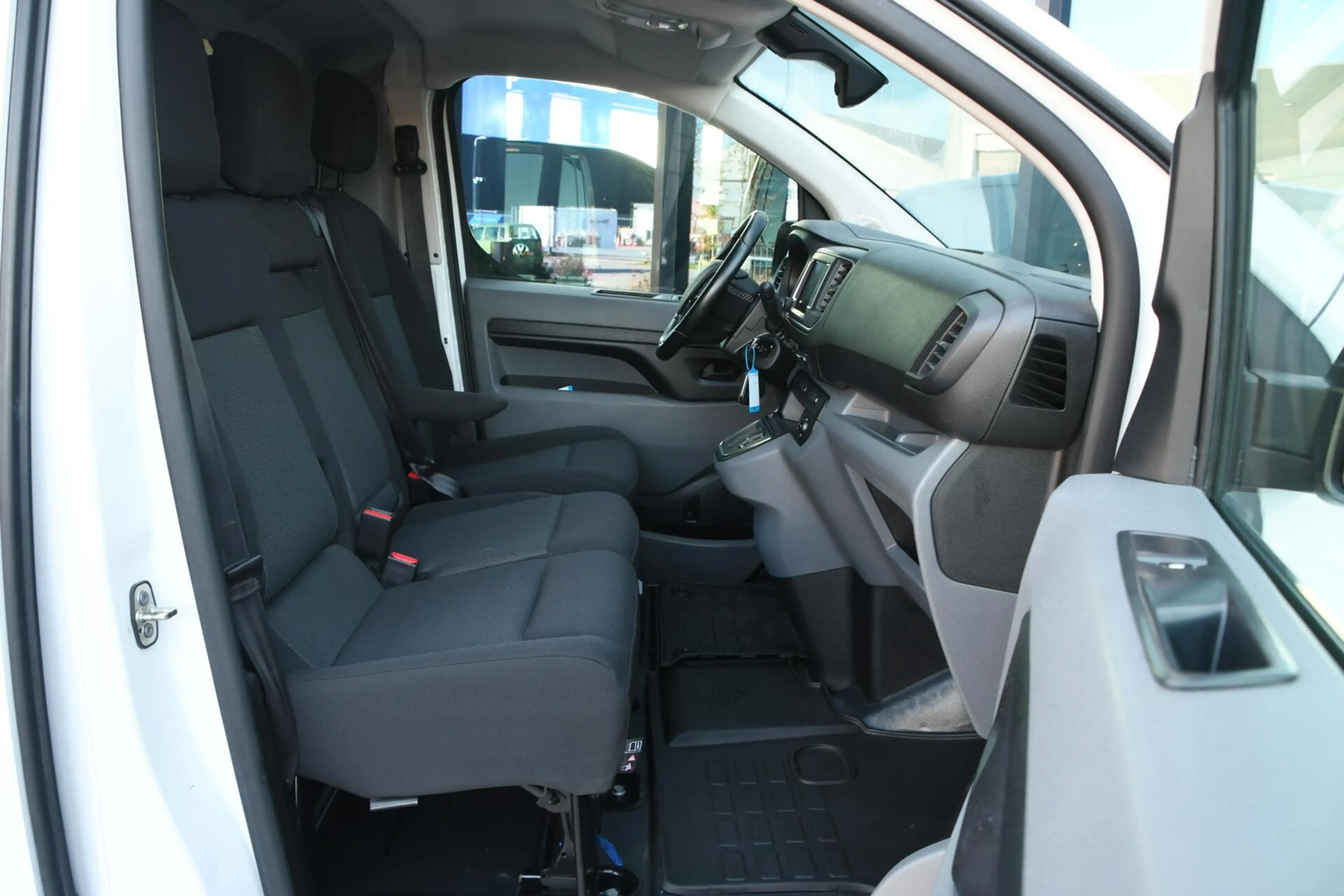 Peugeot e-Expert Pro 75 kWh | SOH 91,63% — photo 13