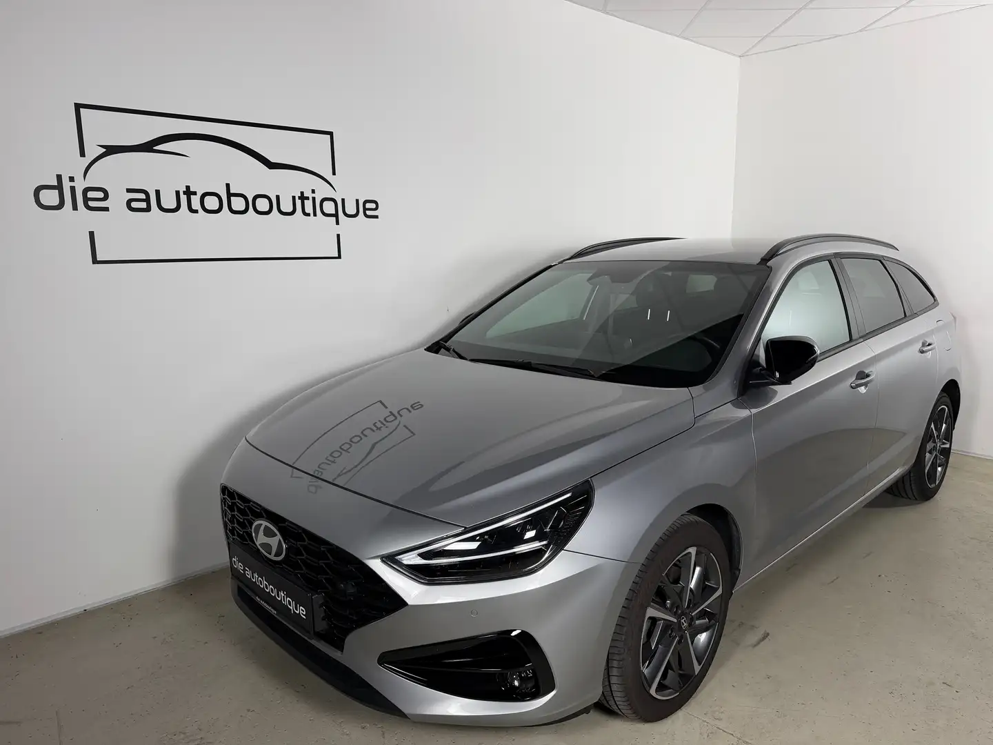 Hyundai i30 Kombi 1,0 DCT GO! Plus // 17'' // LED // Garantie Grau - 2