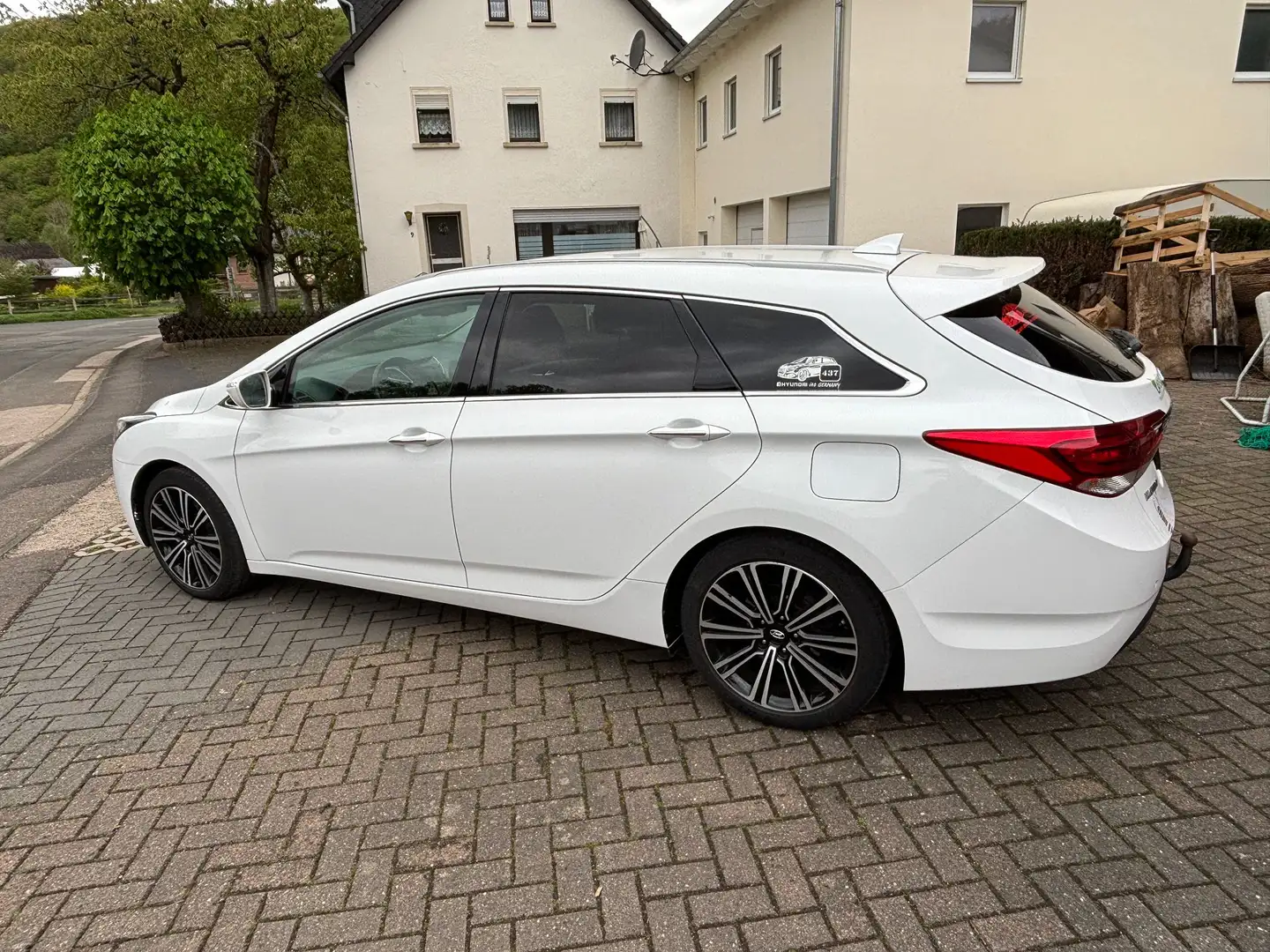 Hyundai i40 Kombi blue 1.6 CRDi DCT Space - 2