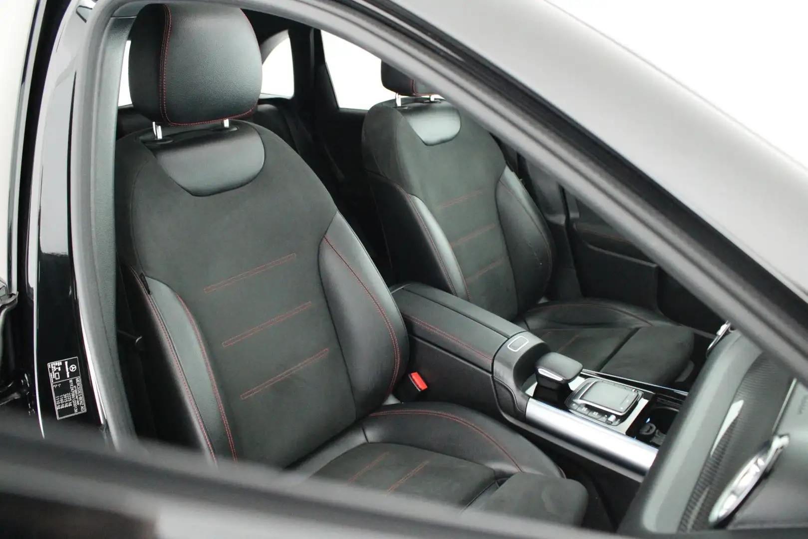 Mercedes-Benz B 250 e Business Solution AMG Limited SOH 93% Led Stoelv Negro - 2