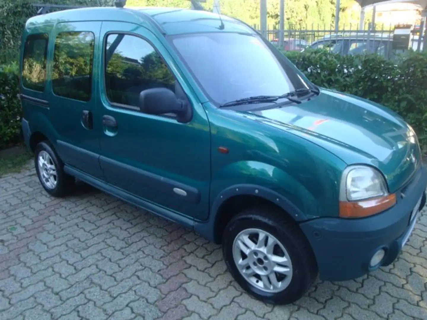 Renault Kangoo 1.6 16V PRIVILEGE 4x4 Vert - 2