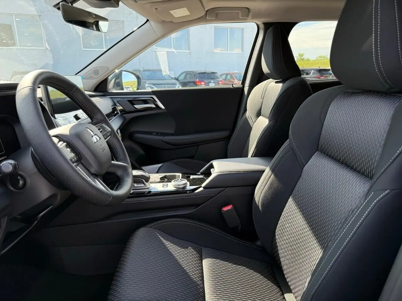 Mitsubishi Outlander photo Mitsubishi Outlander