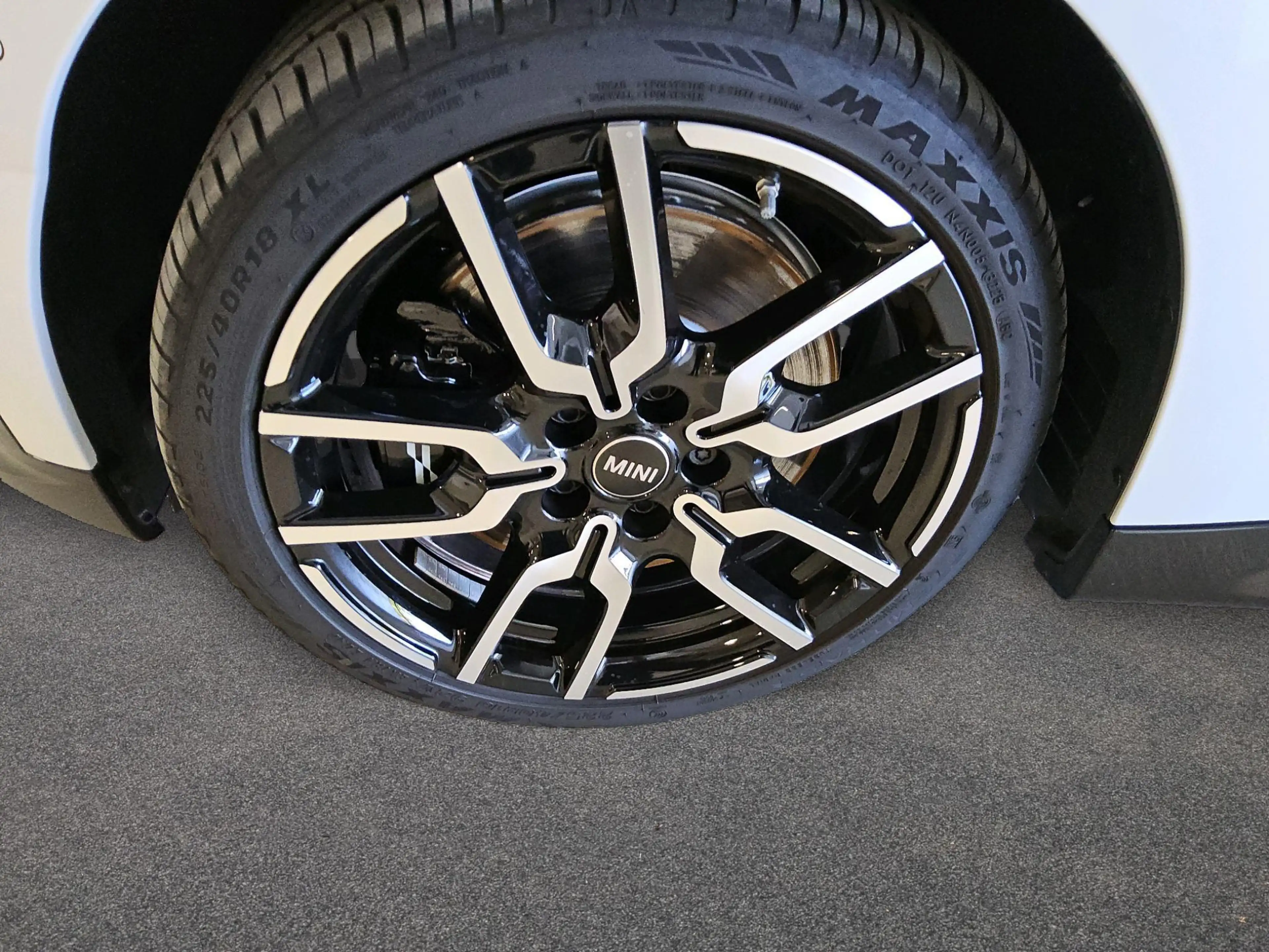 MINI Cooper SE John Cooper Works Trim — photo 9