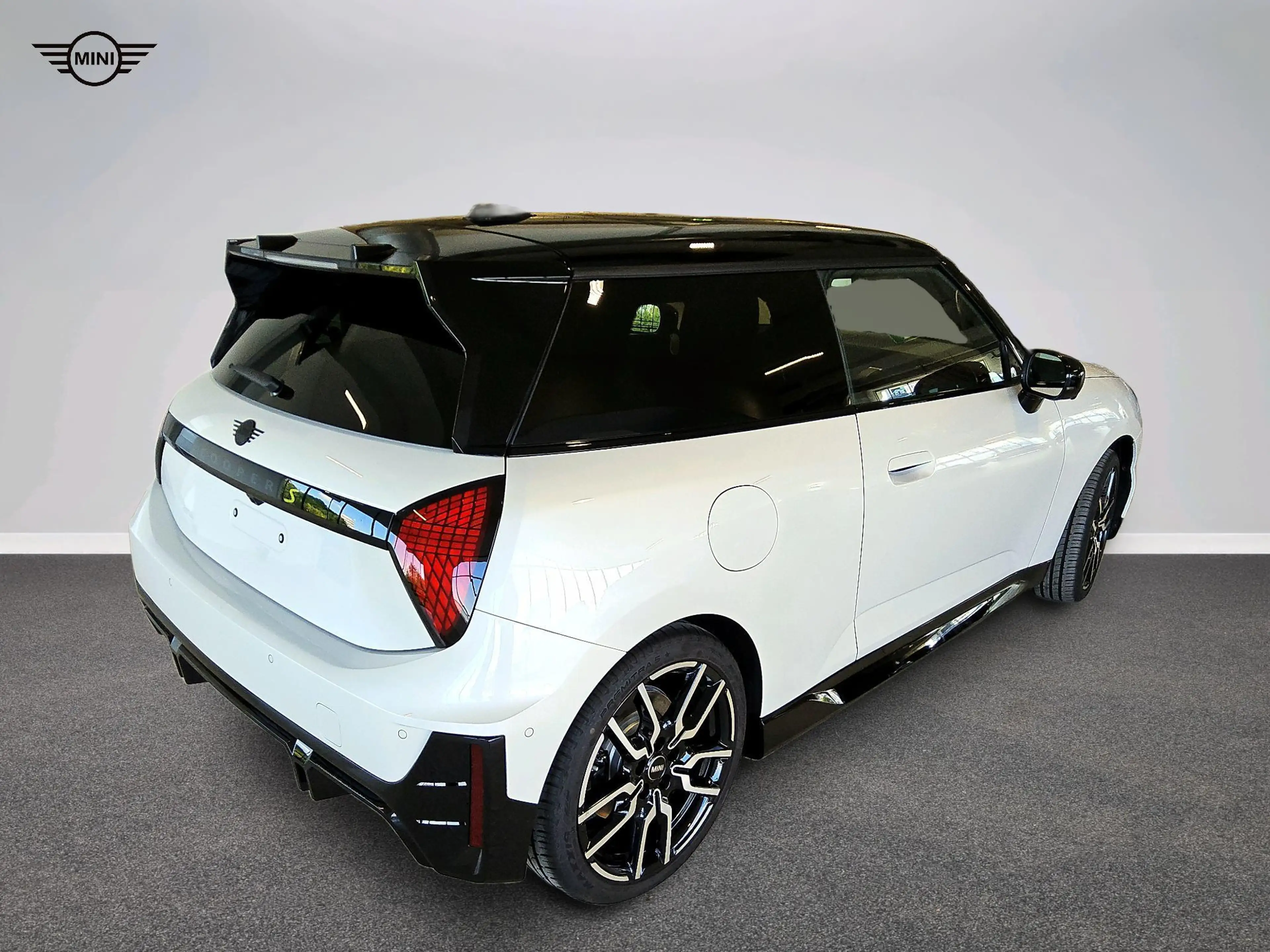 MINI Cooper SE John Cooper Works Trim — photo 4