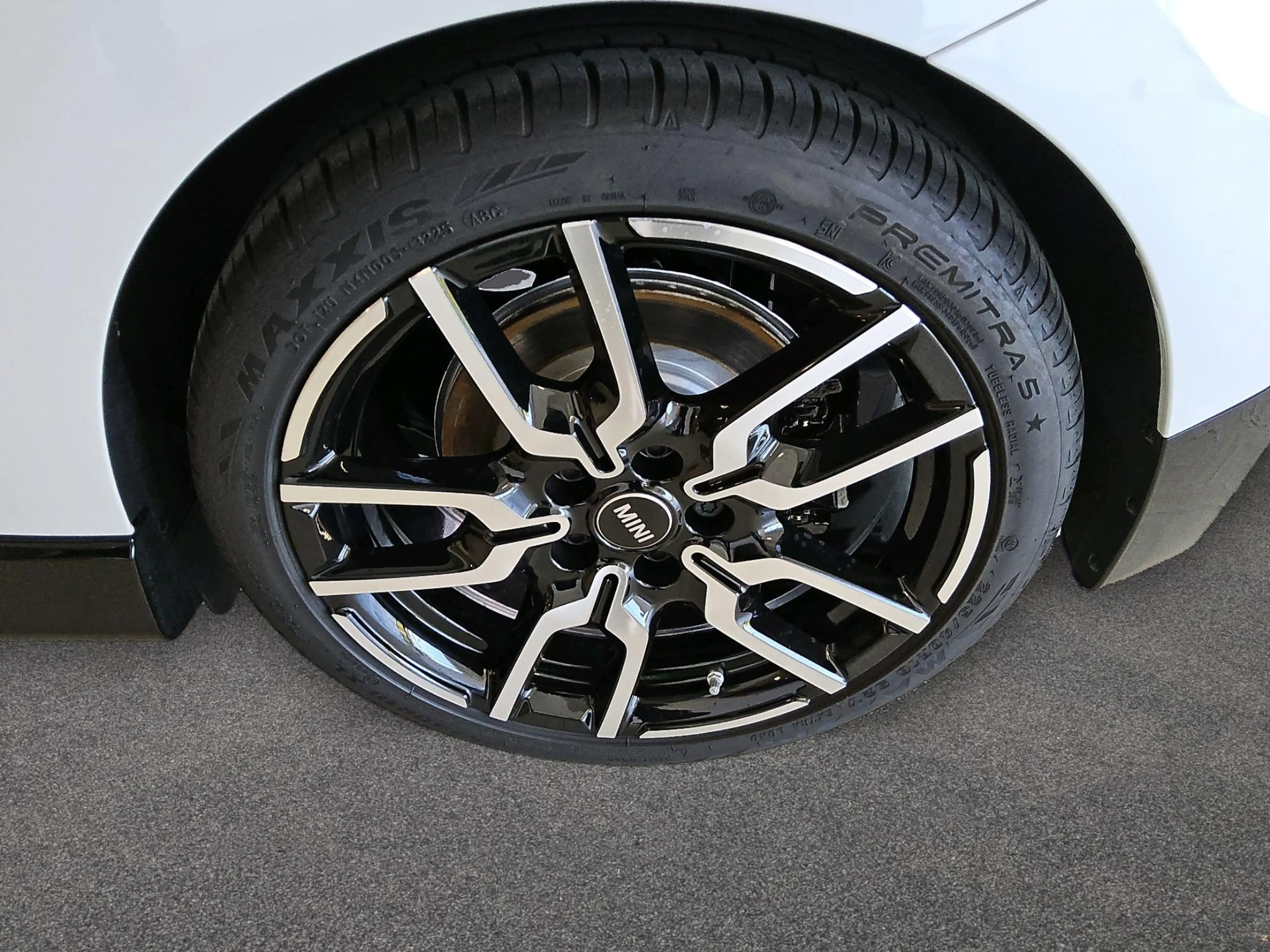 MINI Cooper SE John Cooper Works Trim — photo 11