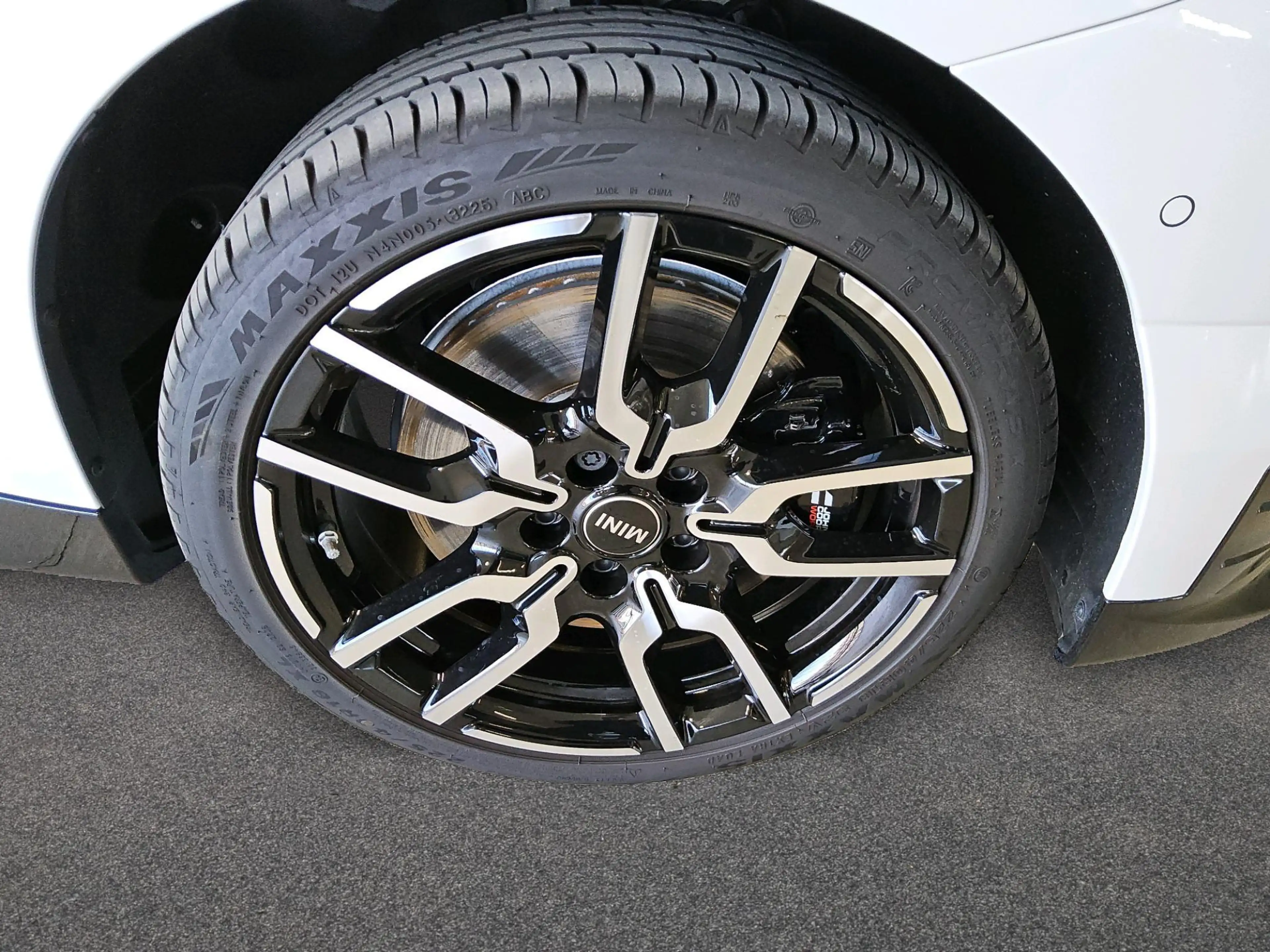 MINI Cooper SE John Cooper Works Trim — photo 8