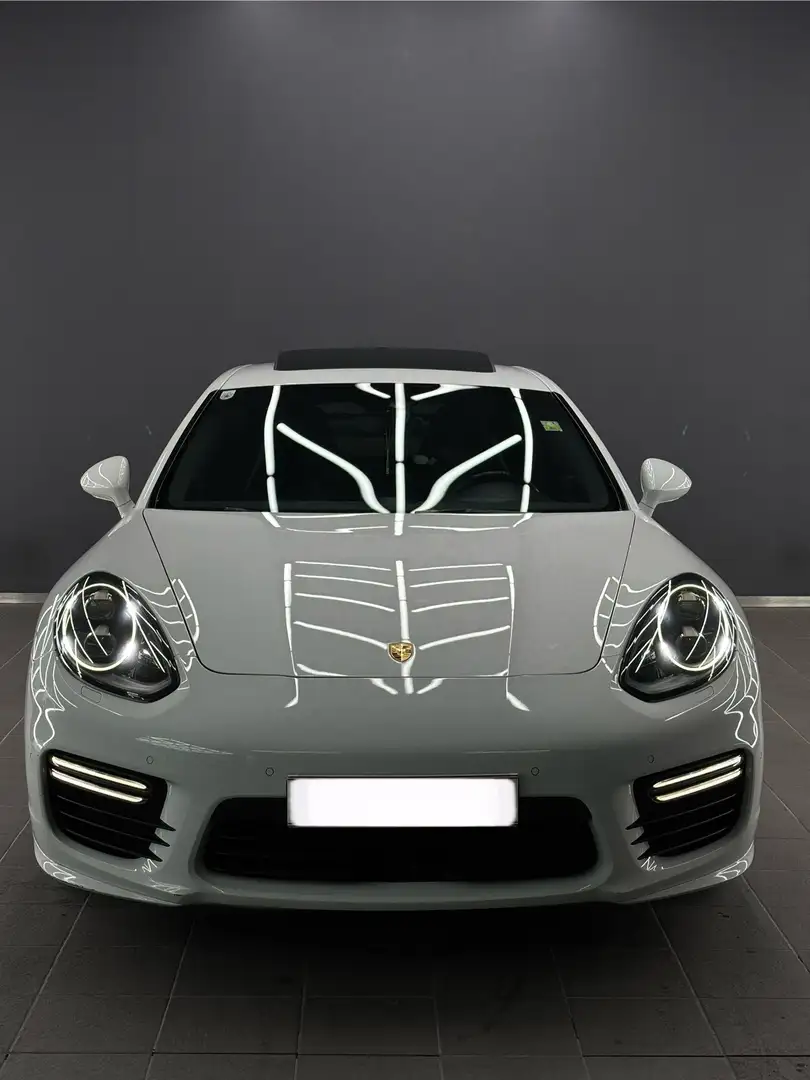 Porsche Panamera GTS DSG - 1