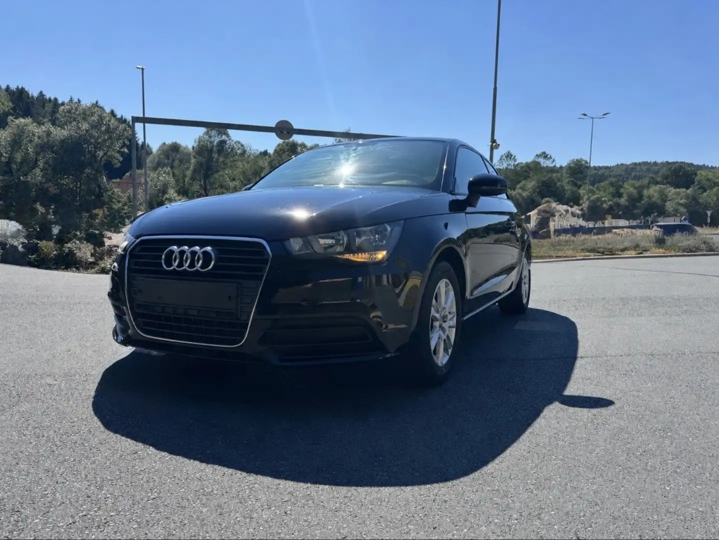 Audi A1 1,2 TFSI Ambition Schwarz - 1