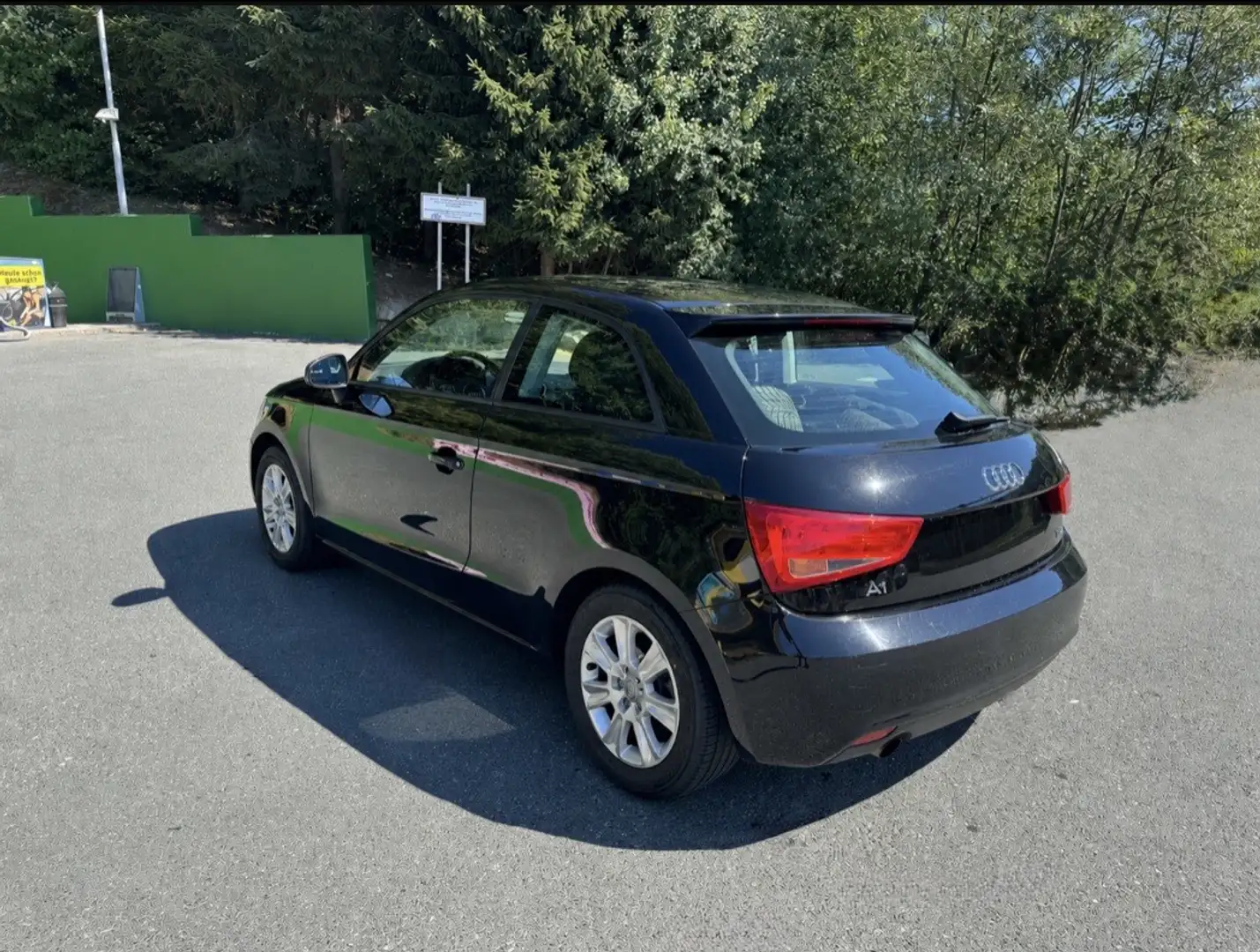 Audi A1 1,2 TFSI Ambition Schwarz - 2